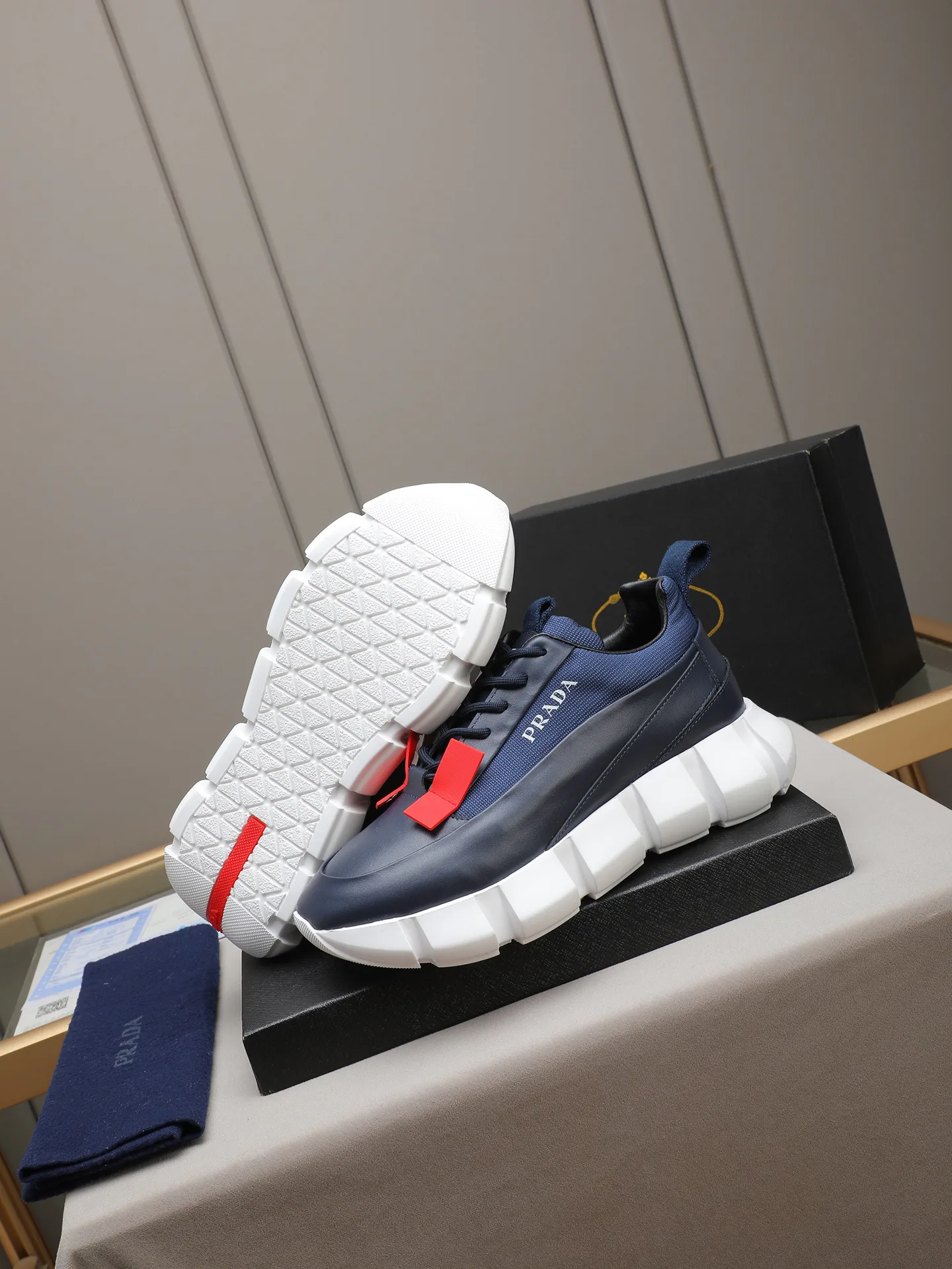 Кроссовки Мужские Prada 11490470