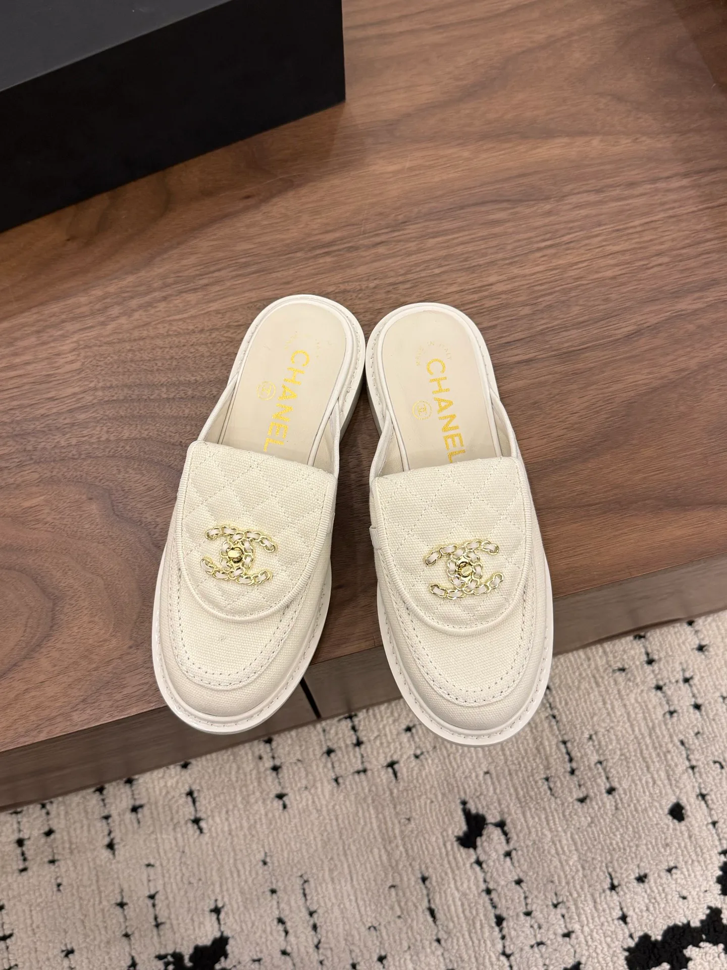 Сандалии Женские Chanel 13444893