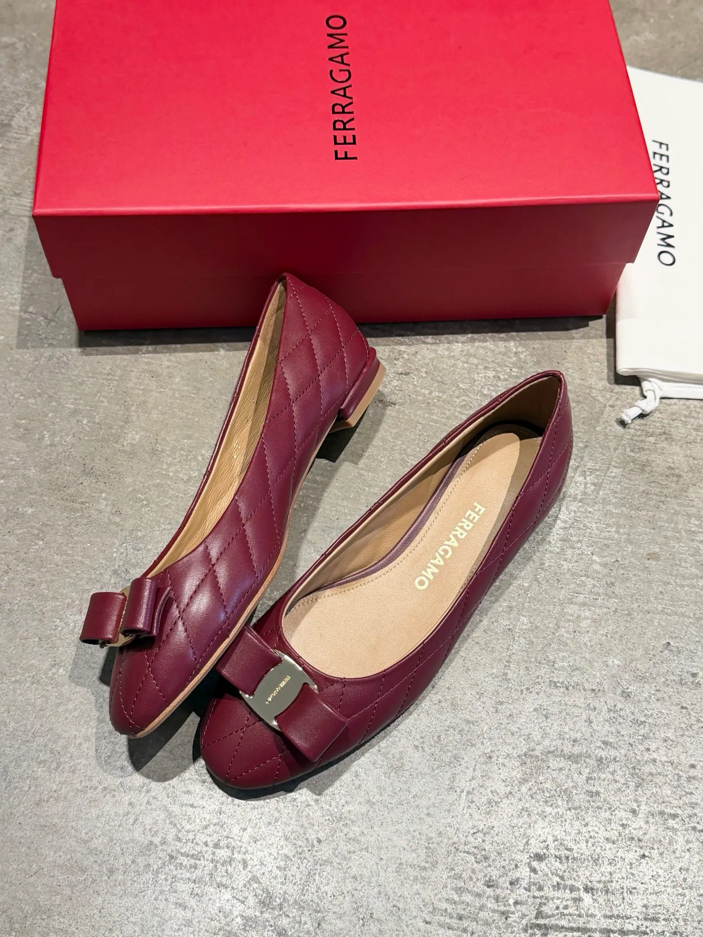 Туфли Женские Salvatore Ferragamo 18731778