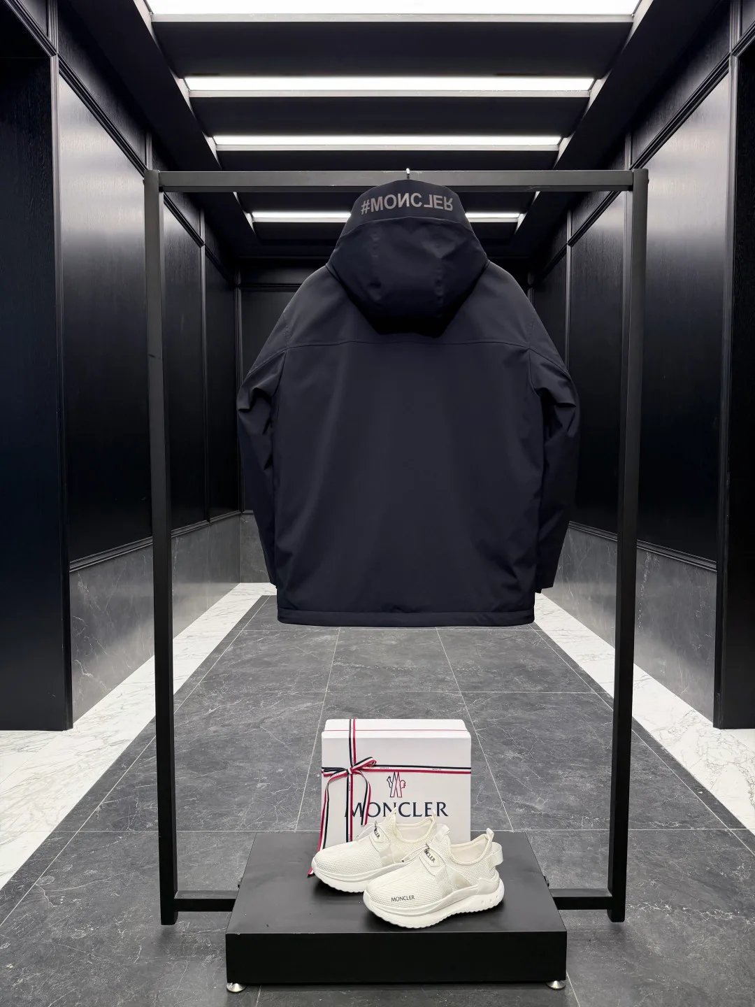 Куртки И Пуховики Мужские Moncler 870435