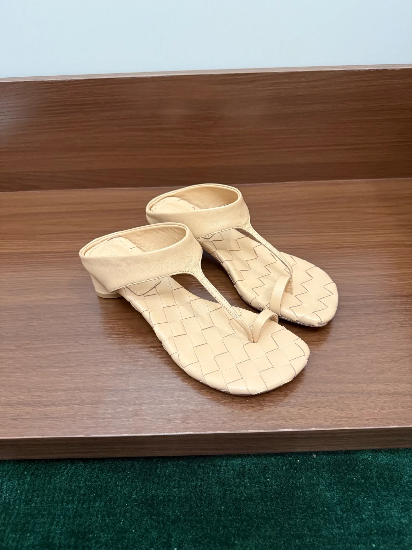 Шлепанцы Женские Bottega Veneta 17386151