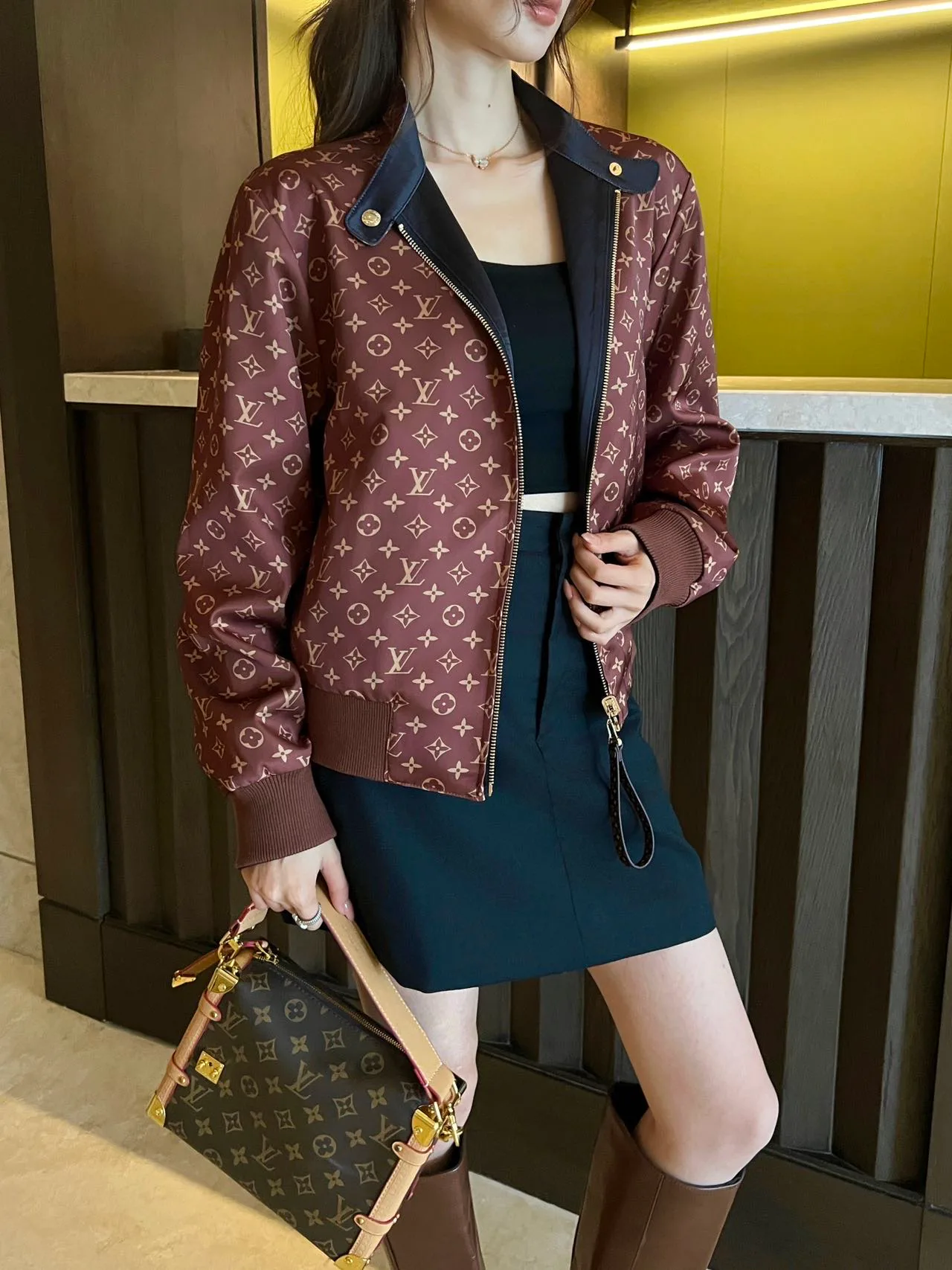 Куртки И Пуховики Женские Louis Vuitton 17995630