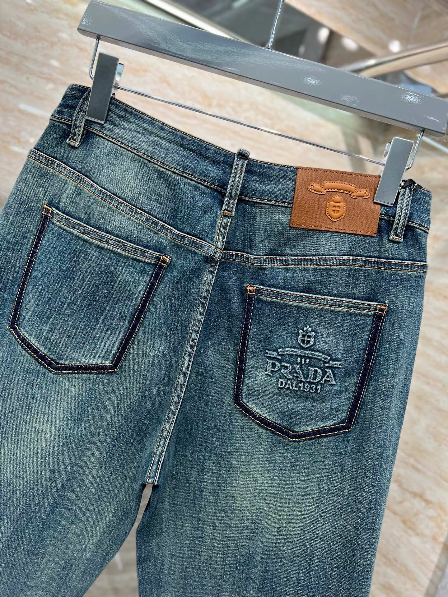 Джинсы Женские Prada 10610589