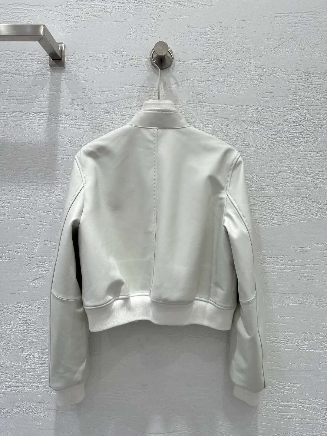 Кожаные Куртки И Дублёнки Женские Christian Dior 11695415
