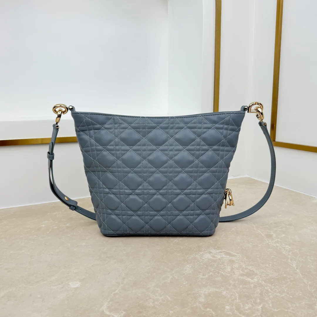Классические Сумки Женские Christian Dior 18116289