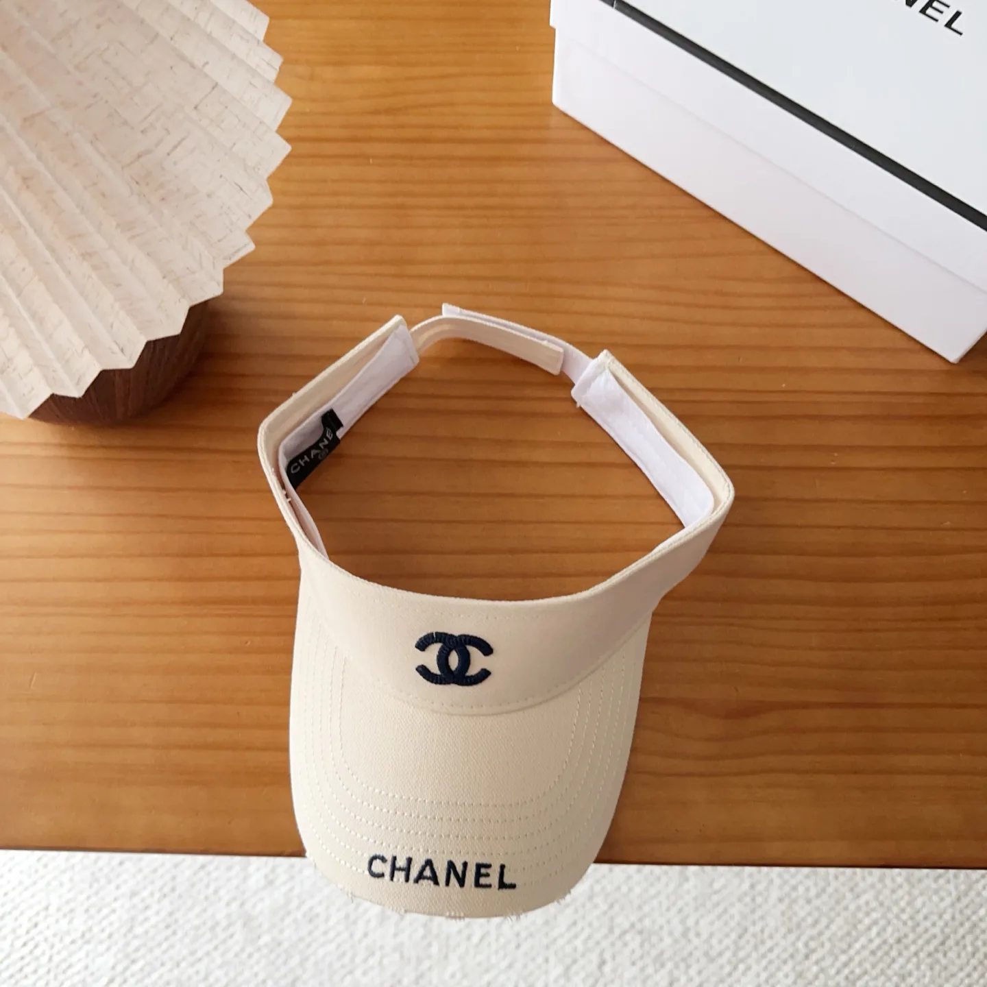 Головные Уборы Chanel 17467552