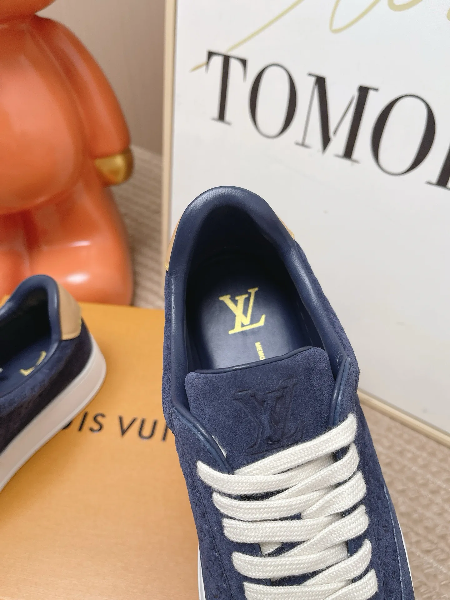 Кроссовки Женские Louis Vuitton 18810901