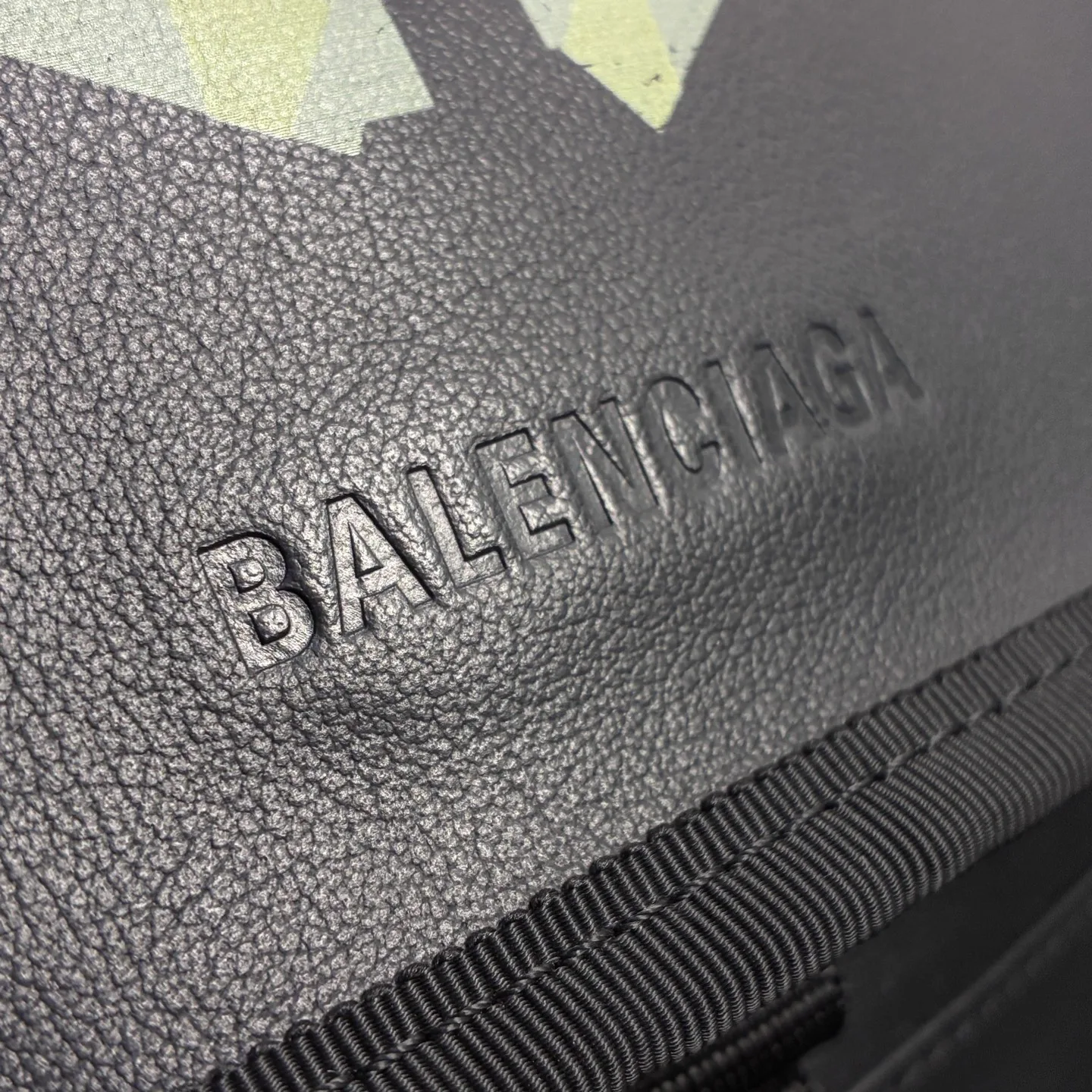 Сумки На Ремне Женские Balenciaga 18136515