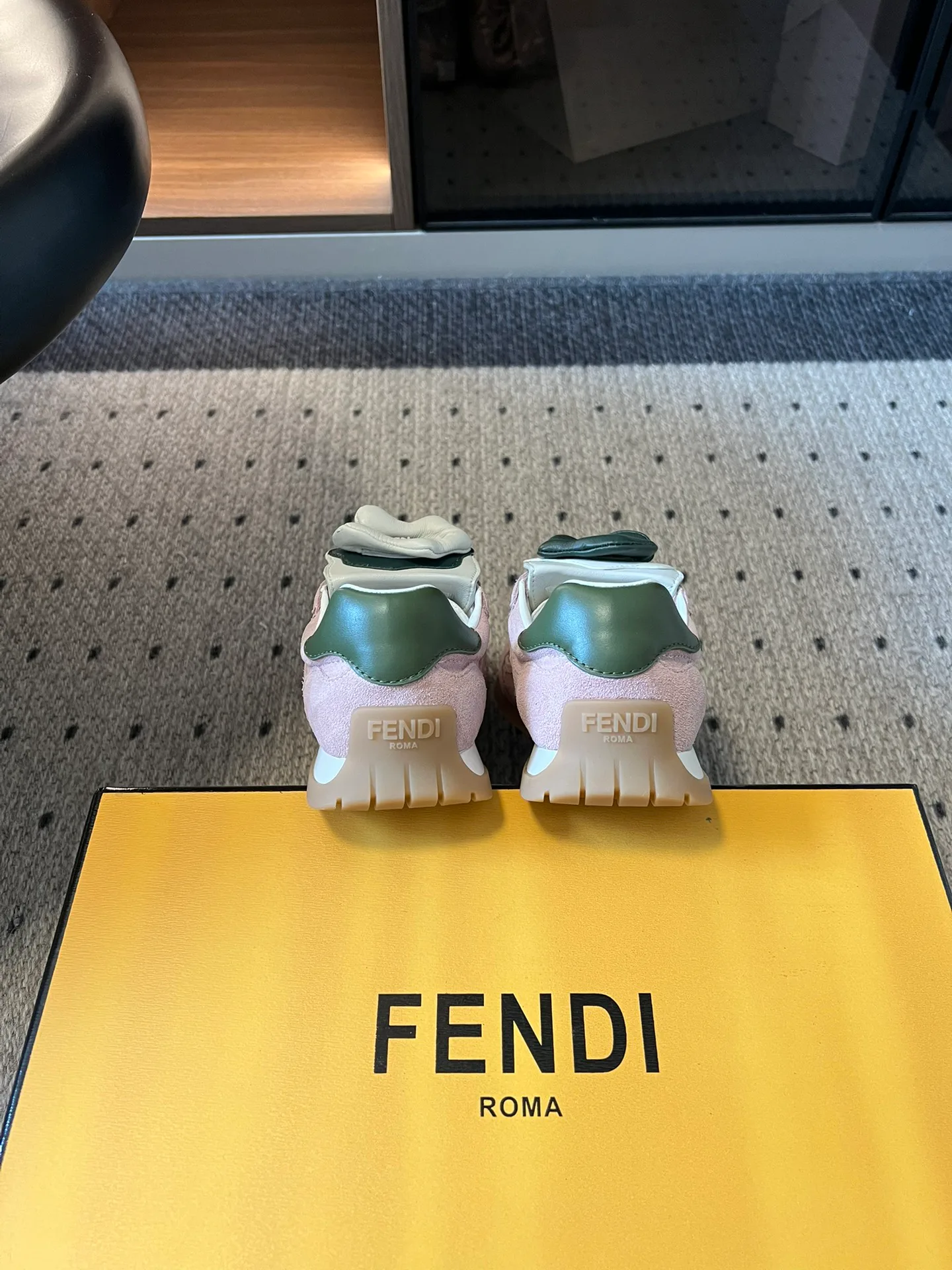 Кроссовки Женские Fendi 12706918