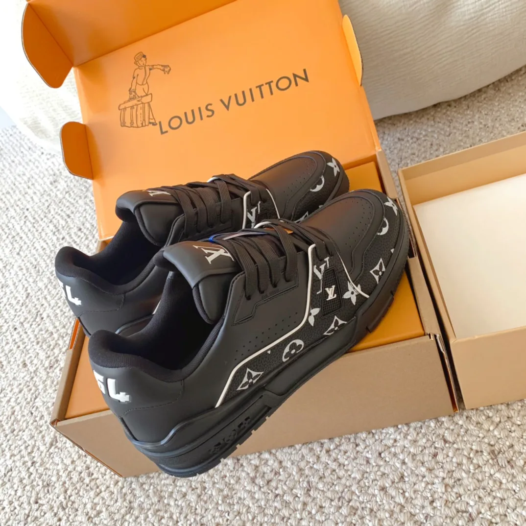 Кроссовки Женские Louis Vuitton 10234381