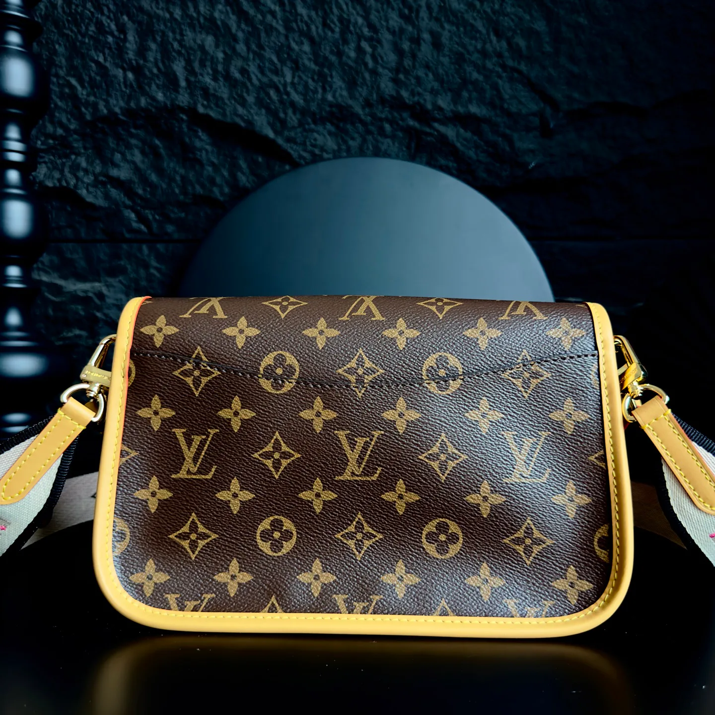 Классические Сумки Женские Louis Vuitton 11508439
