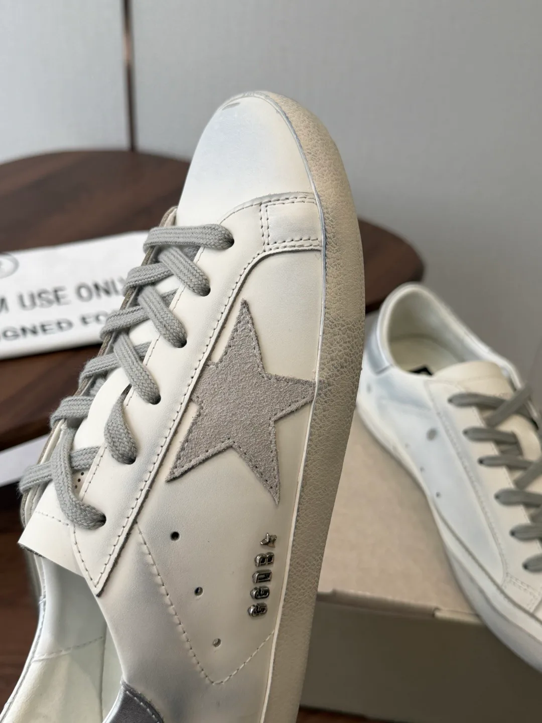 Кроссовки Женские Golden Goose 19253414