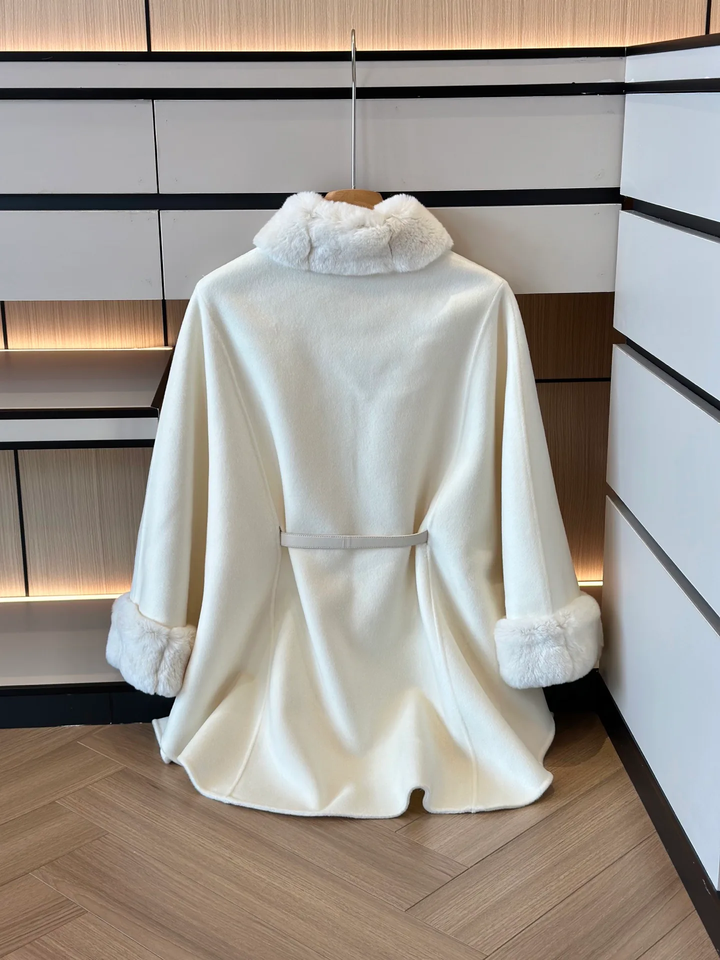 Пальто Женские Loro Piana 18706875