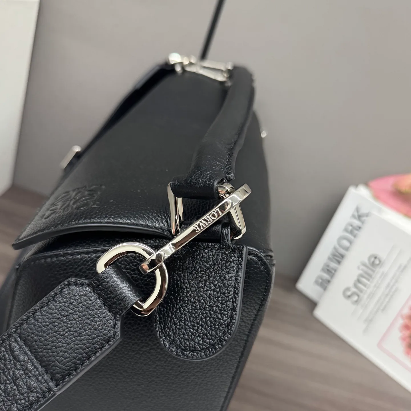 Классические Сумки Женские Loewe 18030336