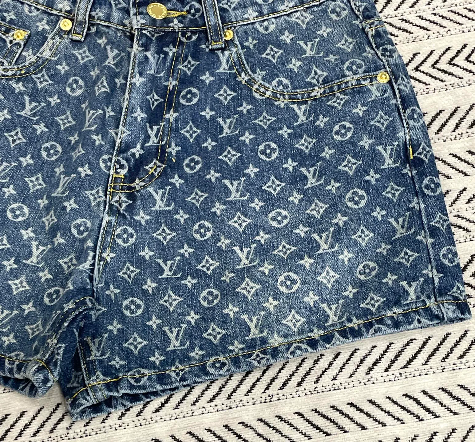 Шорты Женские Louis Vuitton 11691694