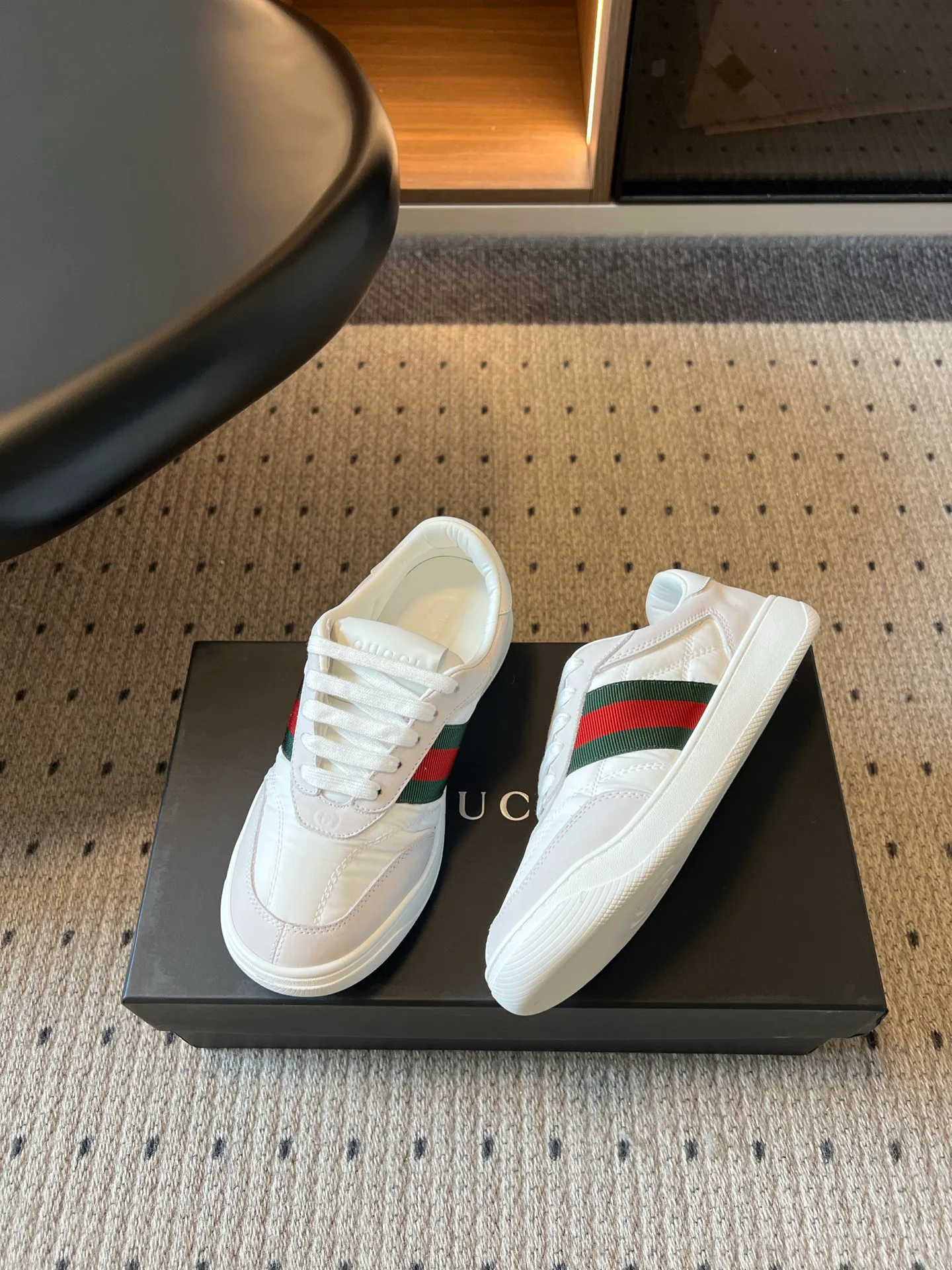 Кроссовки Женские Gucci 17926086