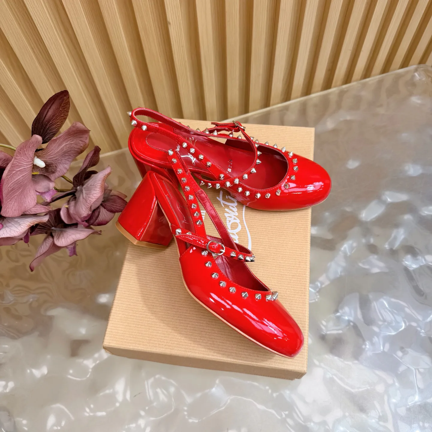 Туфли Женские Christian Louboutin 11776981