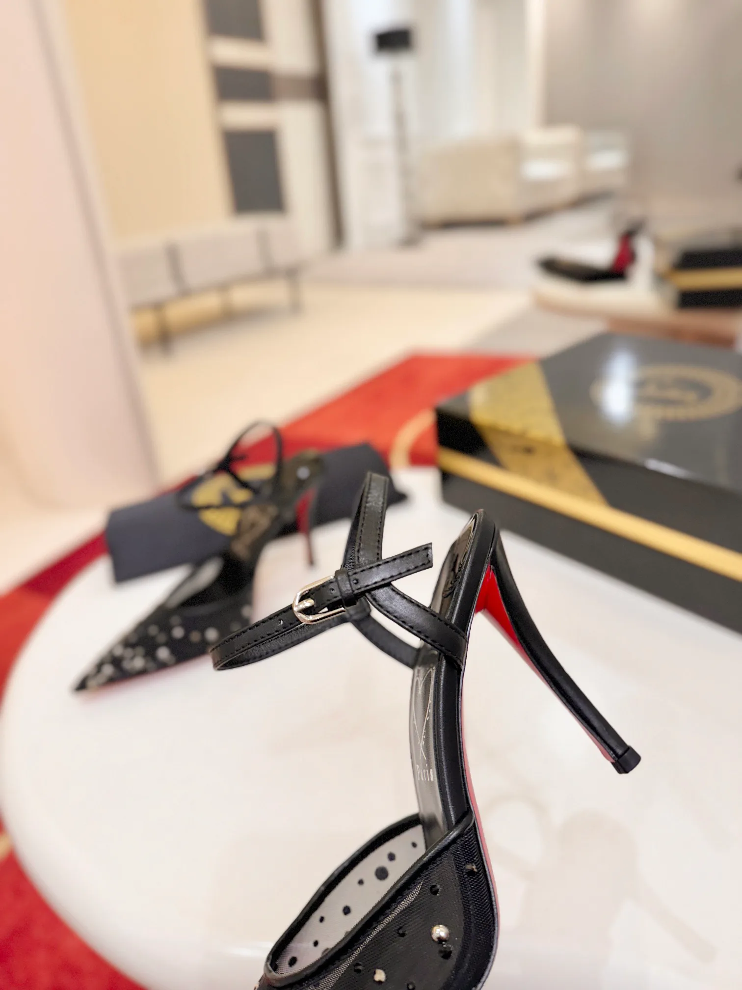 Туфли Женские Christian Louboutin 17163238