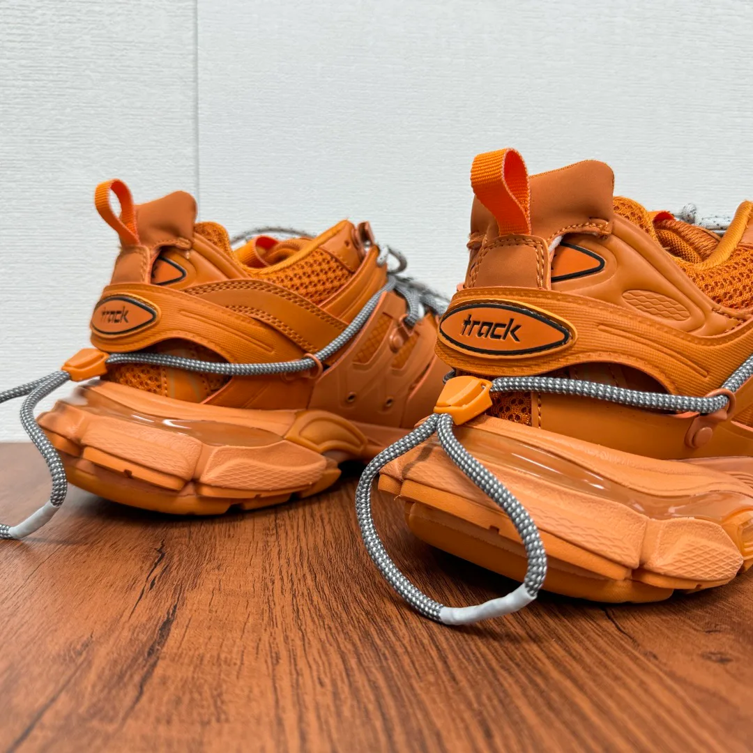 Кроссовки Женские Balenciaga 13216471