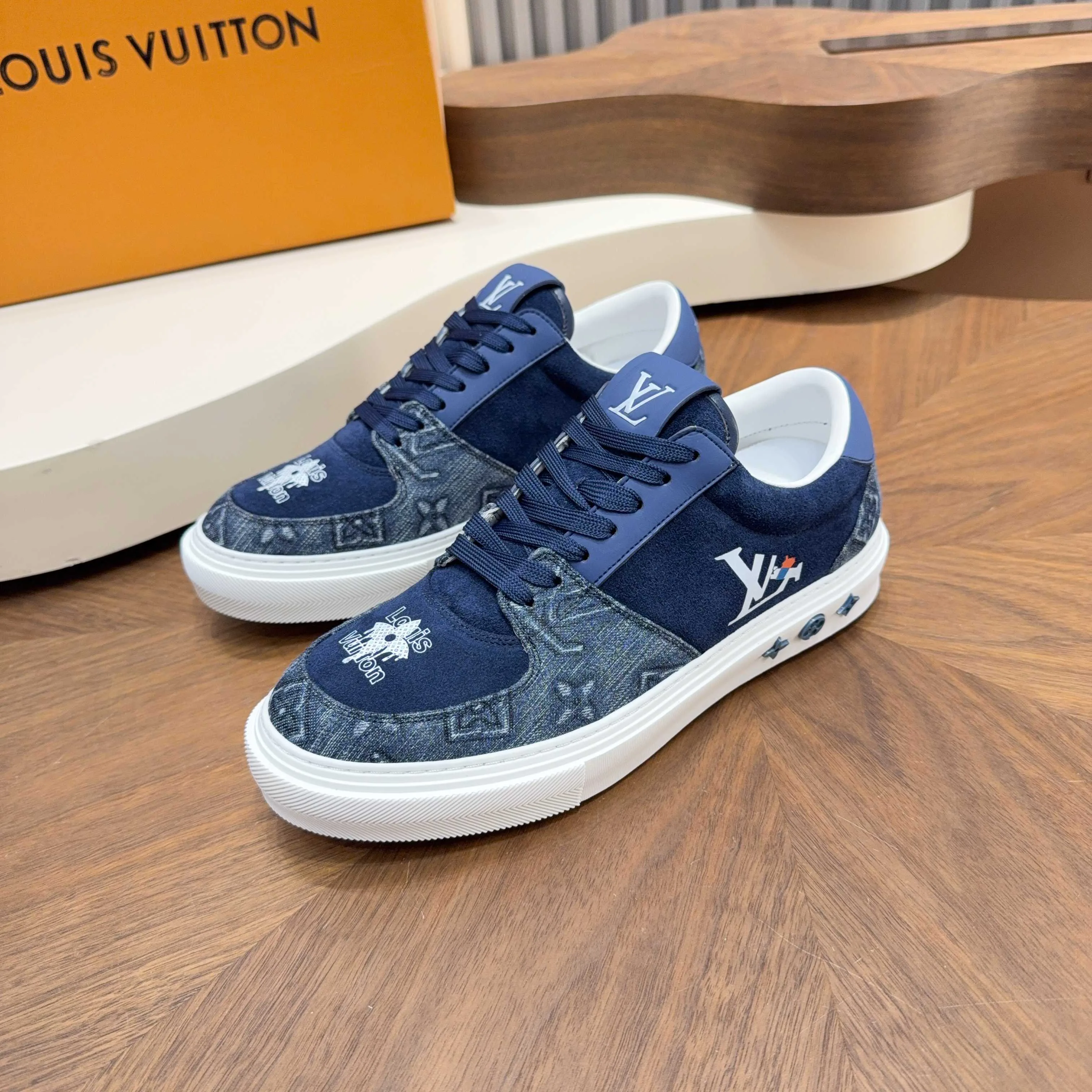 Кроссовки Мужские Louis Vuitton 17921395