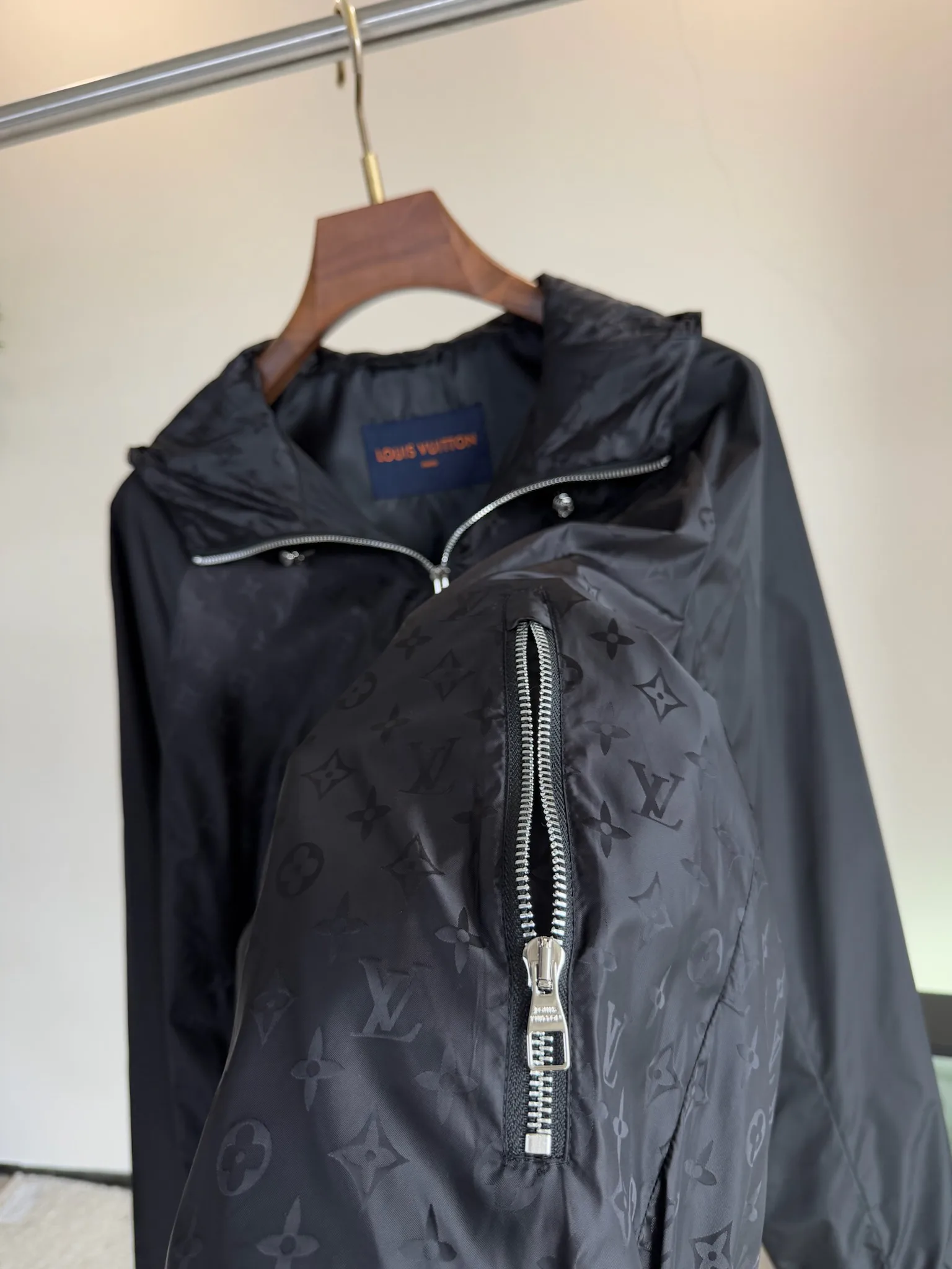 Куртки И Пуховики Мужские Louis Vuitton 12953193