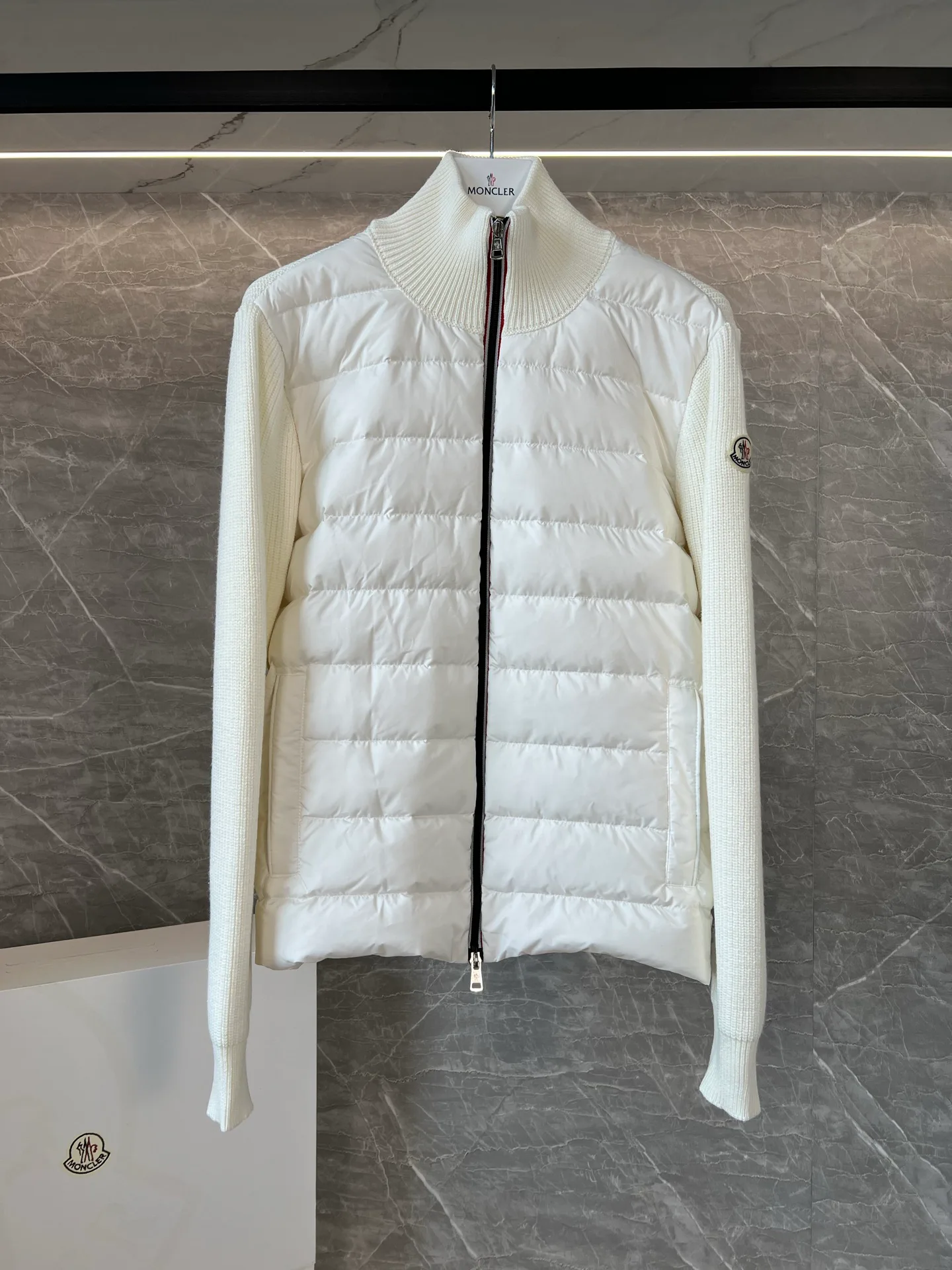 Куртки И Пуховики Женские Moncler 18599797
