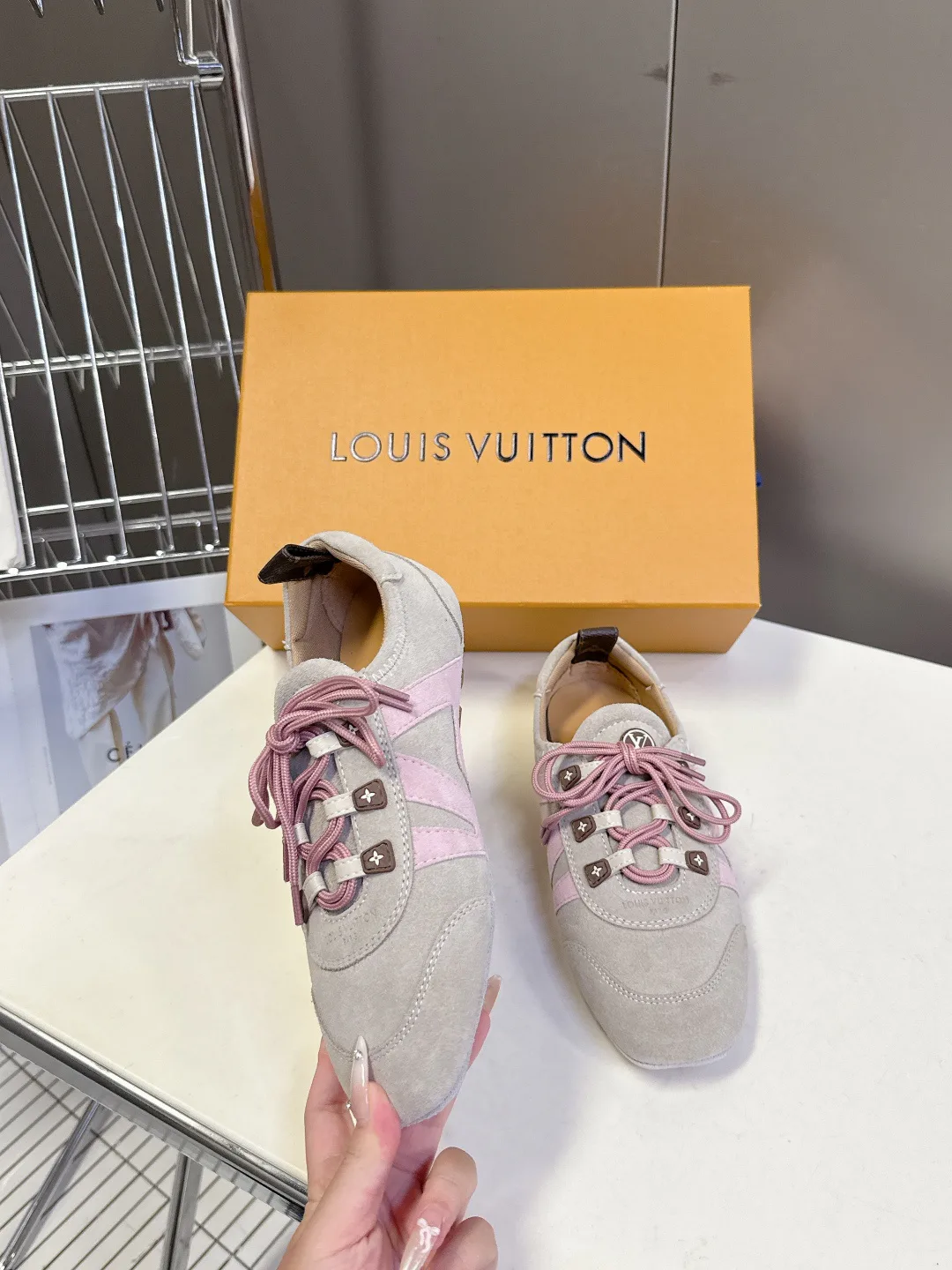 Кроссовки Женские Louis Vuitton 1480752