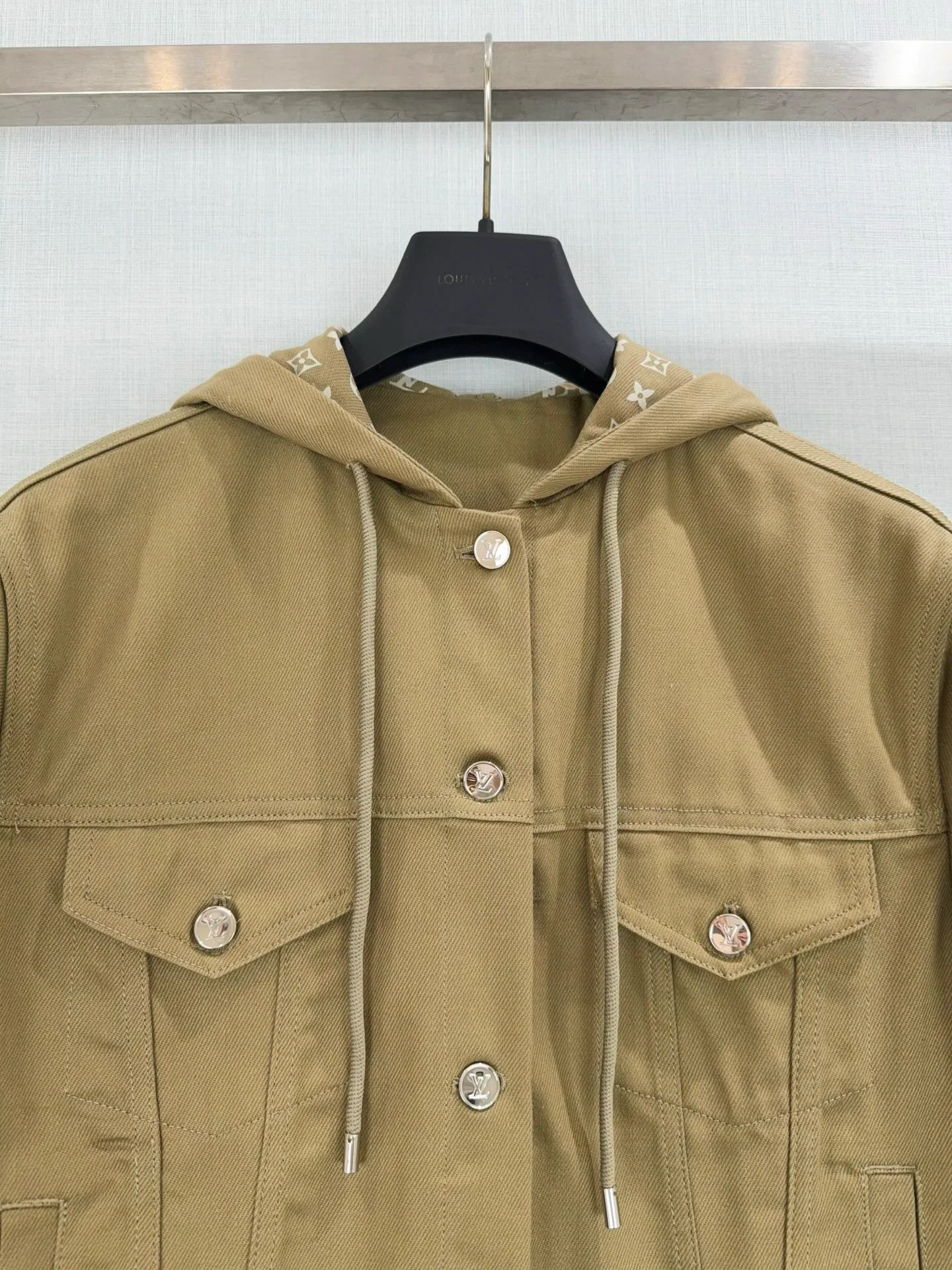 Куртки И Пуховики Женские Louis Vuitton 17669155