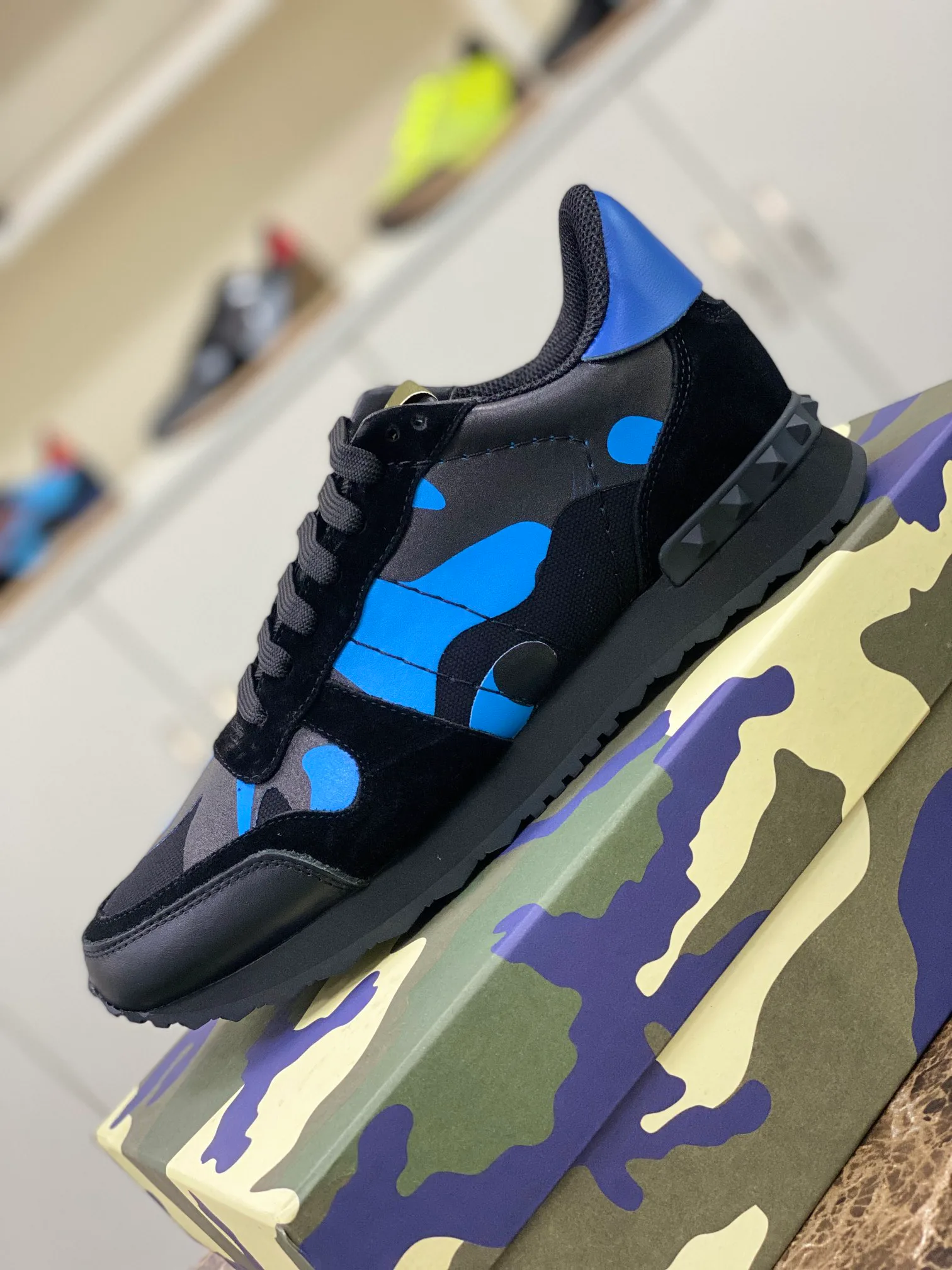 Кроссовки Женские Valentino 10736439
