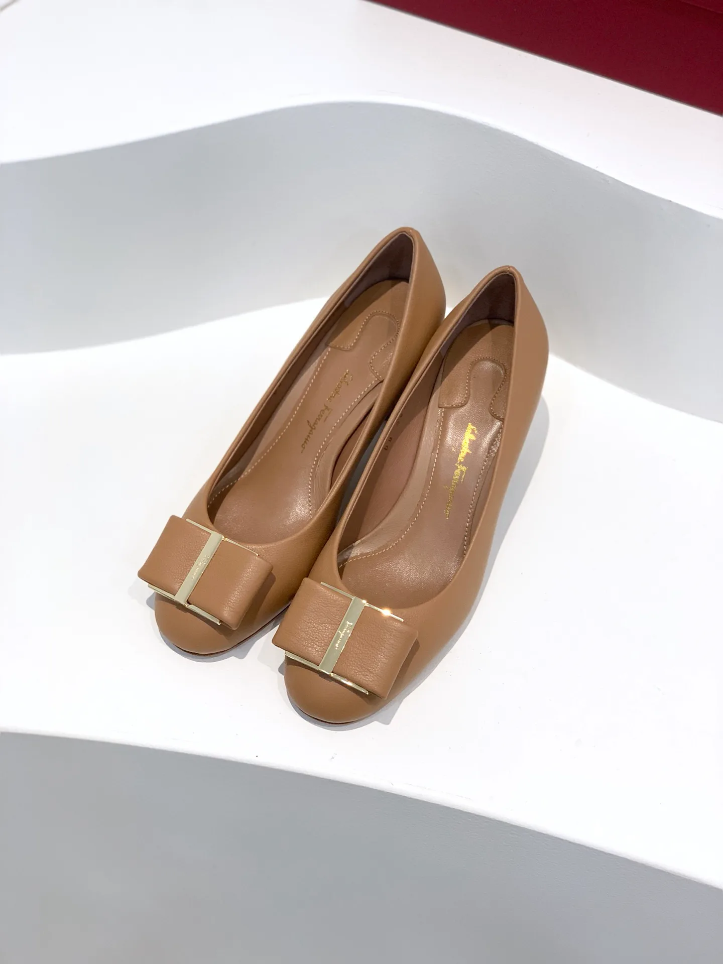 Туфли Женские Salvatore Ferragamo 11675503