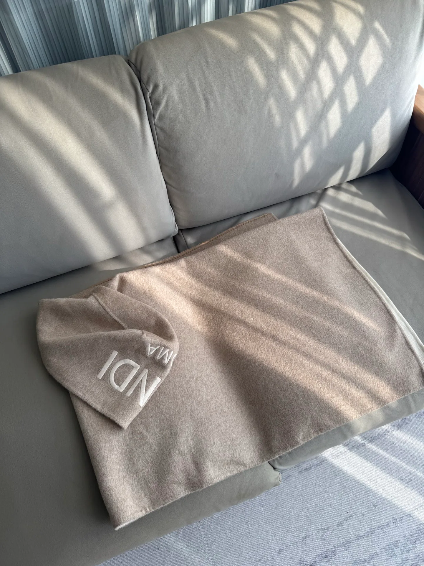Пальто Женские Fendi 18739645