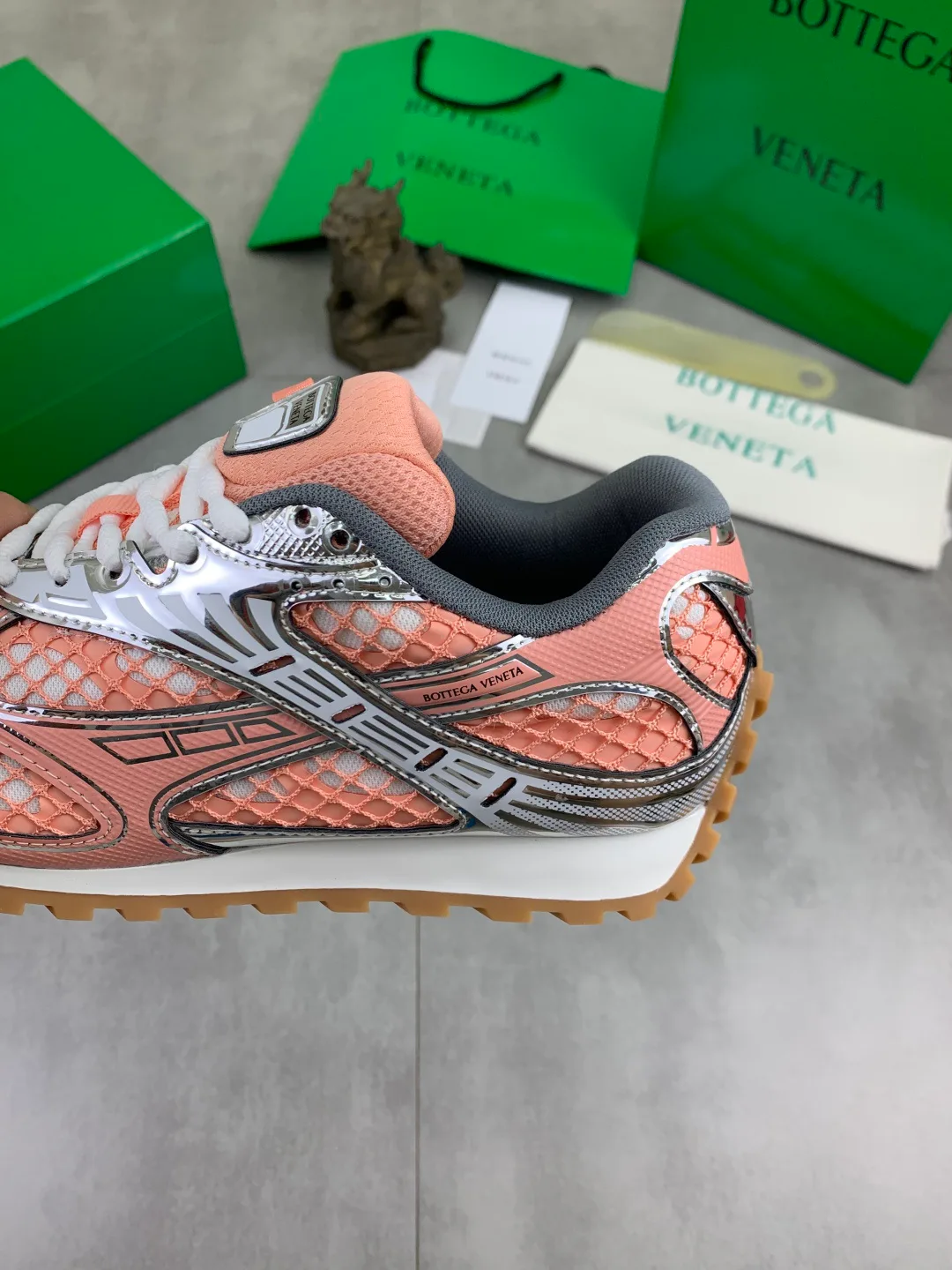 Кроссовки Женские Bottega Veneta 18365174