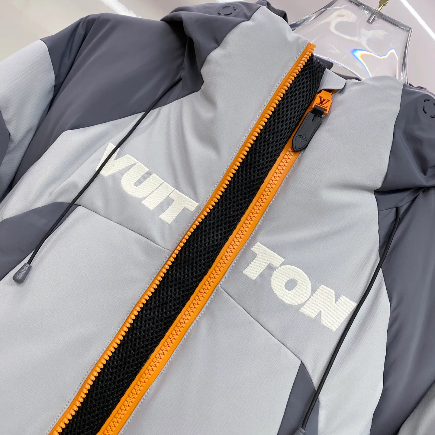 Куртки И Пуховики Мужские Louis Vuitton 1129735