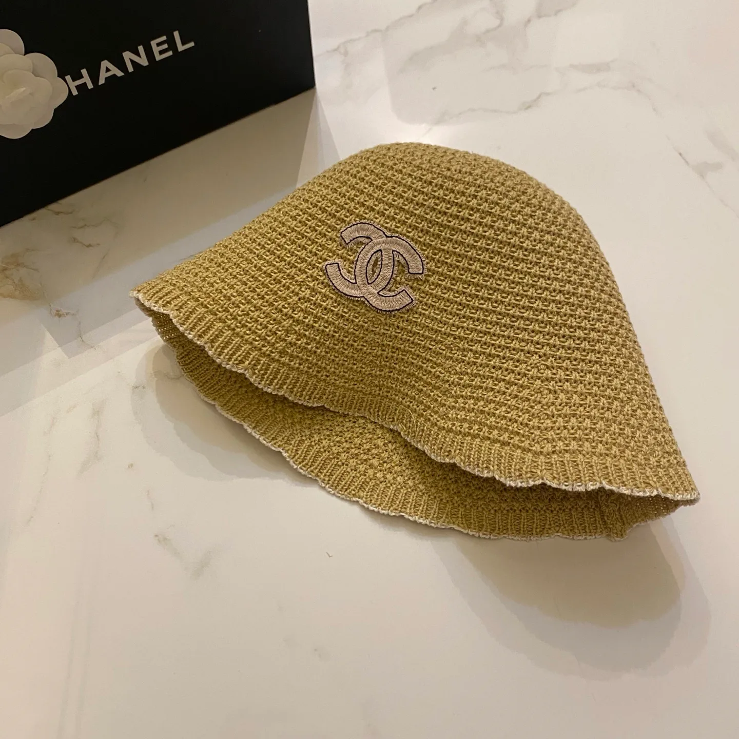 Головные Уборы Chanel 17498307