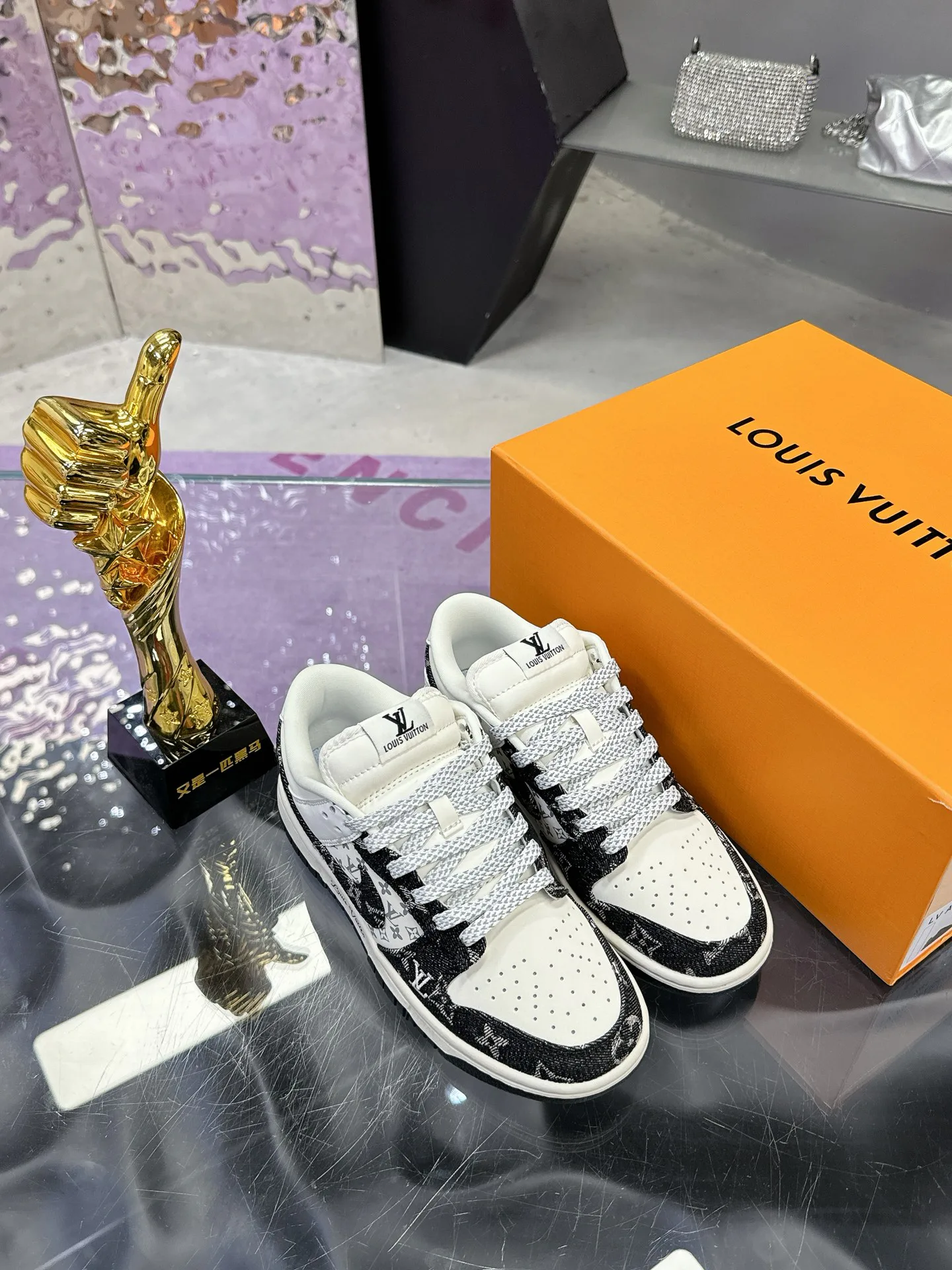 Кроссовки Женские Louis Vuitton 11778746