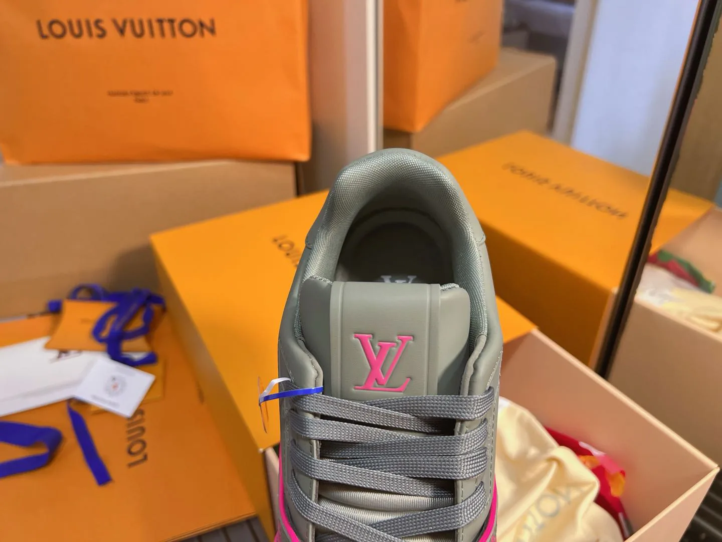 Кроссовки Женские Louis Vuitton 1880935