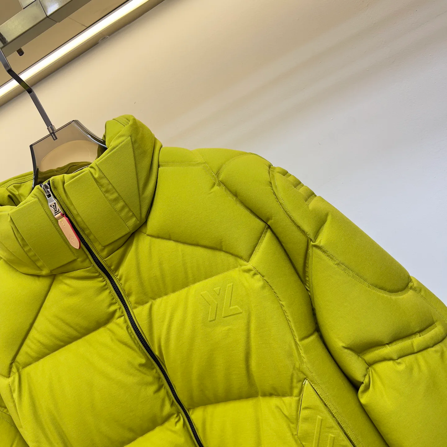 Куртки И Пуховики Женские Louis Vuitton 844136