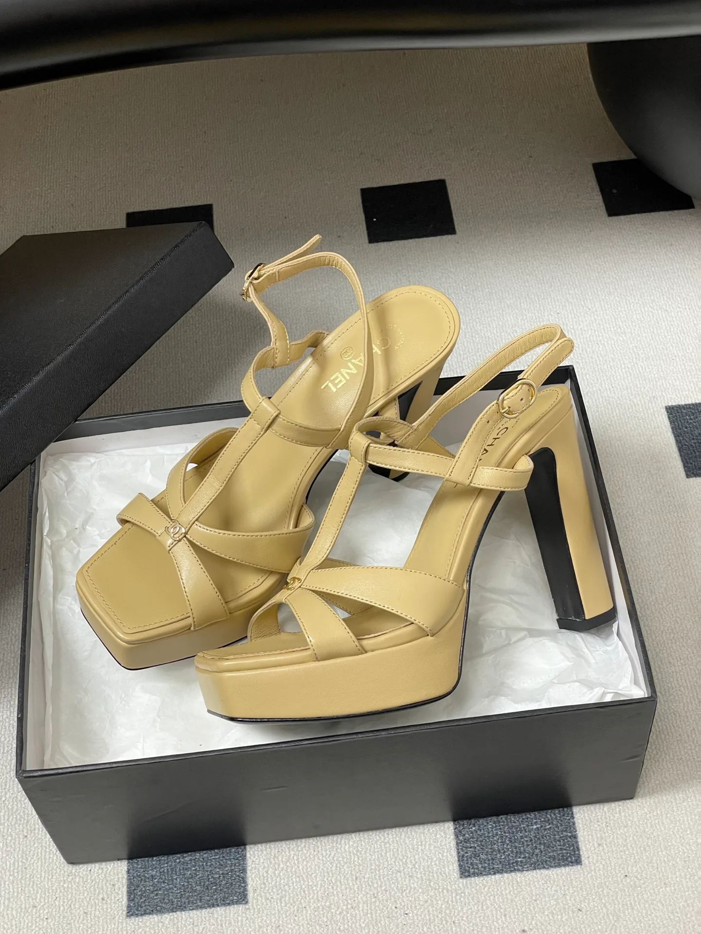 Босоножки Женские Chanel 12936263