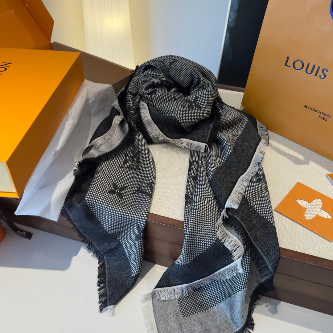 Шарфы Louis Vuitton 262379