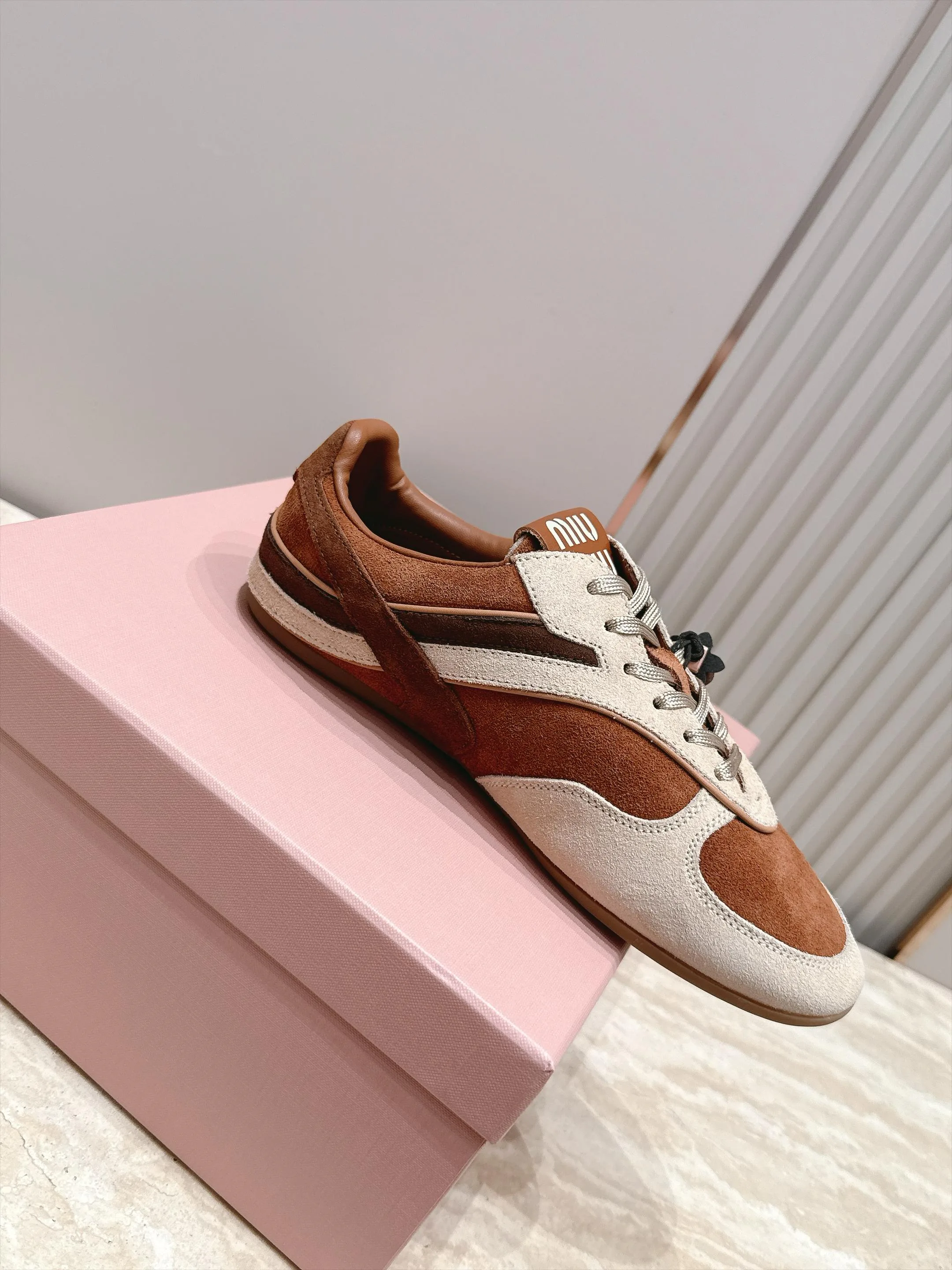 Кроссовки Женские Miu Miu 18436560