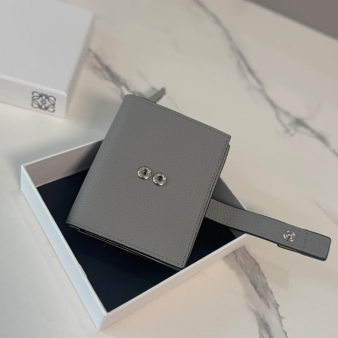 Клатчи Женские Loewe 17502814