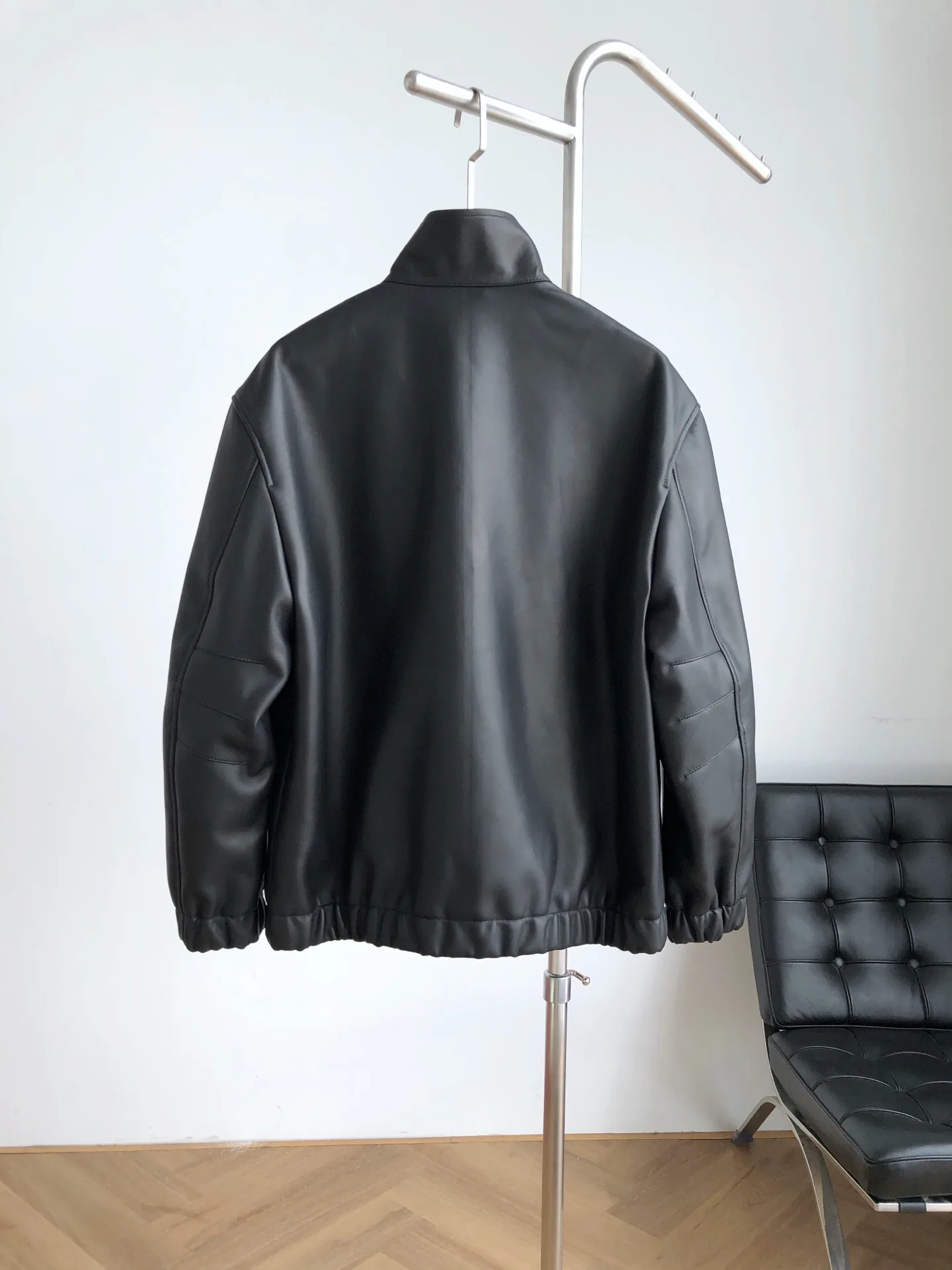 Кожаные Куртки И Дублёнки Мужские Gucci 84669