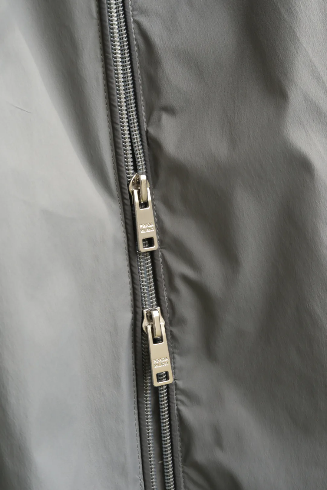 Куртки И Пуховики Мужские Prada 10629541