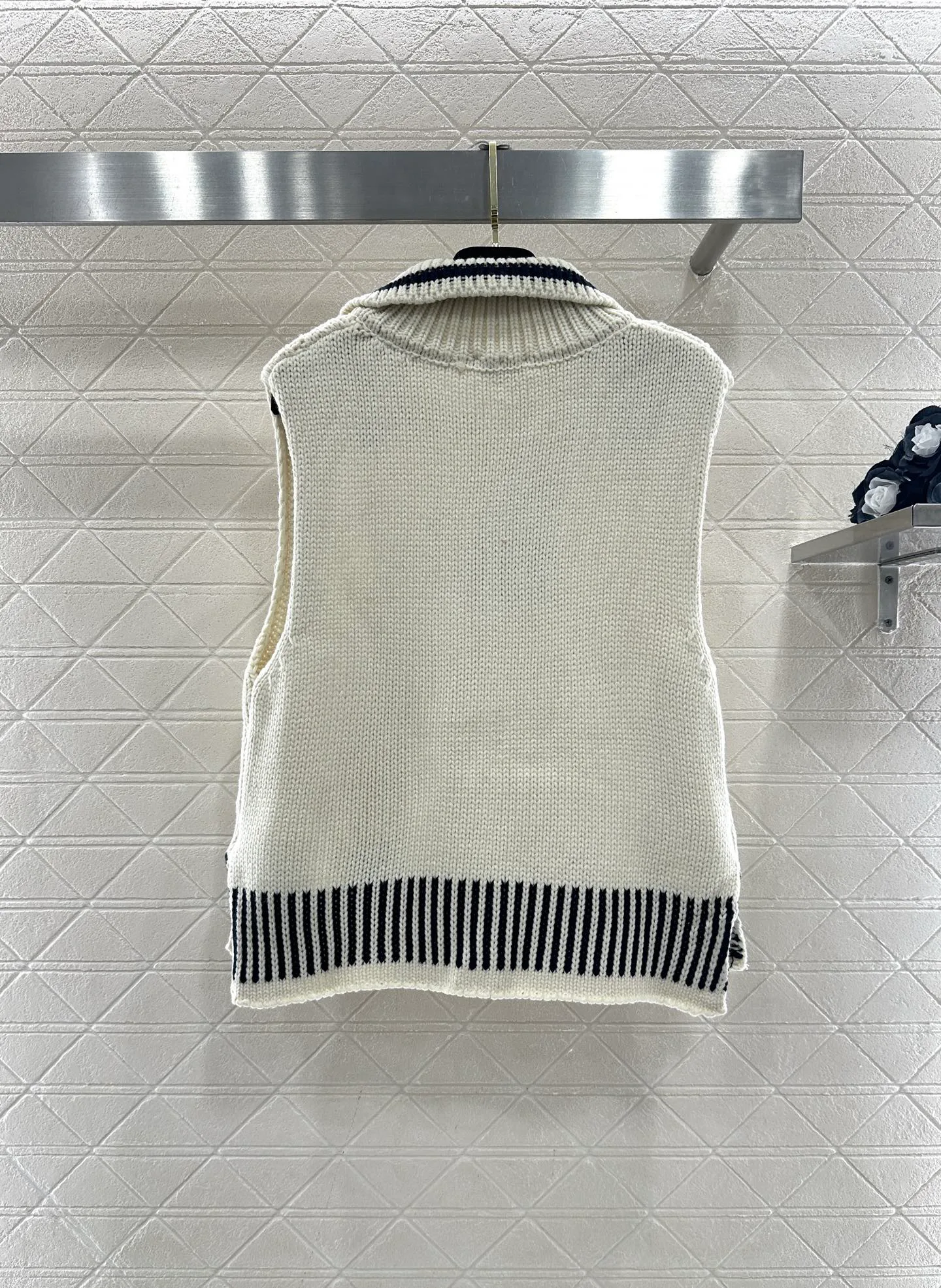 Жилеты Женские Chanel 1392584