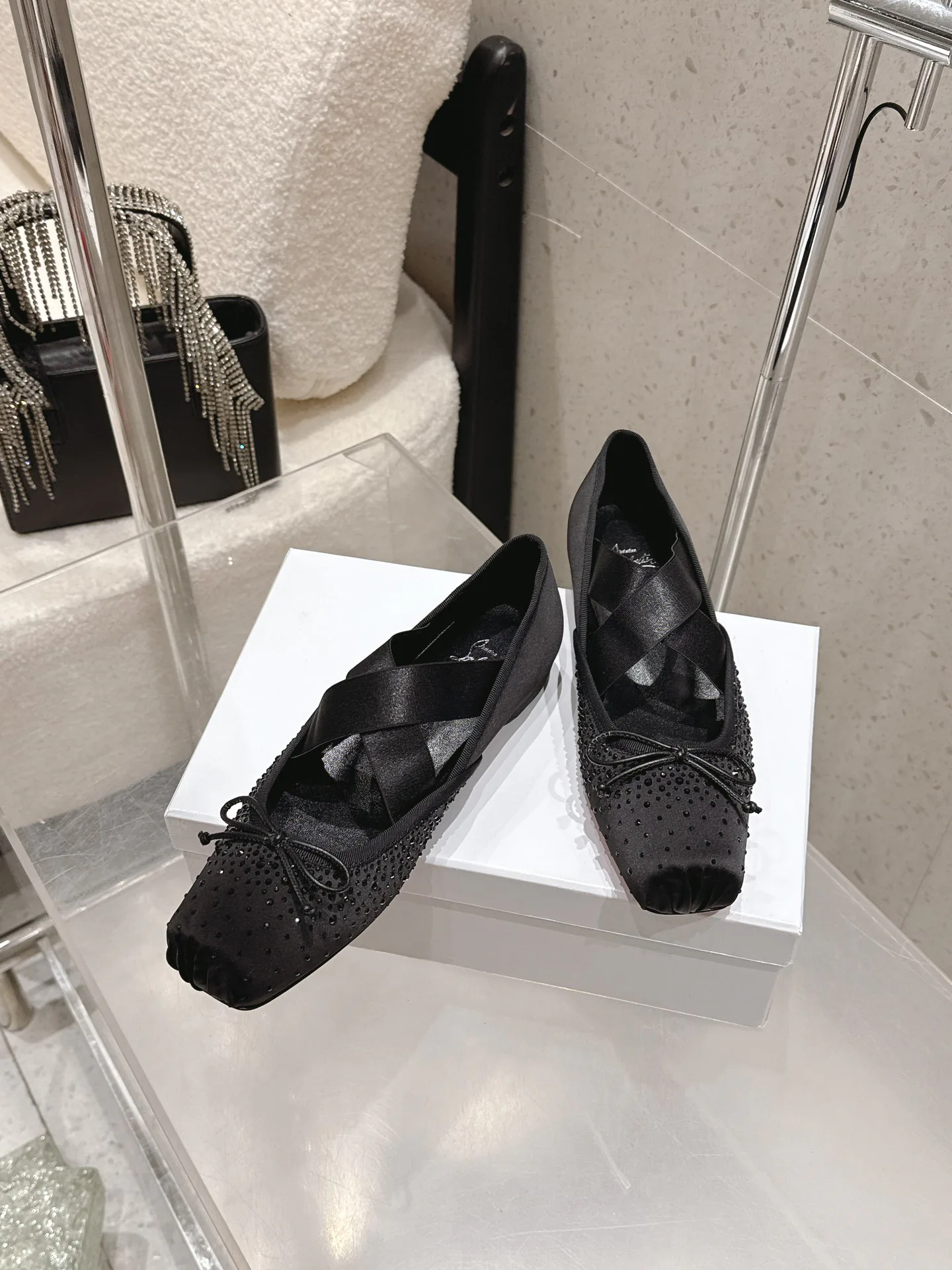 Босоножки Женские Christian Louboutin 13078795