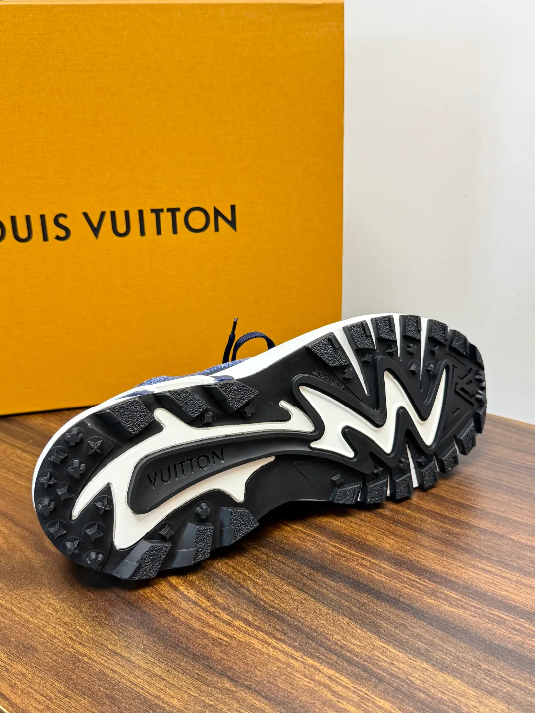 Кроссовки Мужские Louis Vuitton 19147667