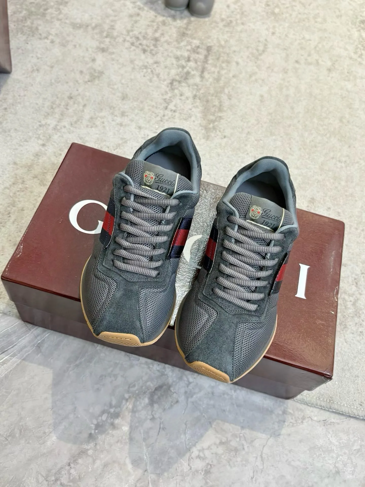Кроссовки Женские Gucci 18466239