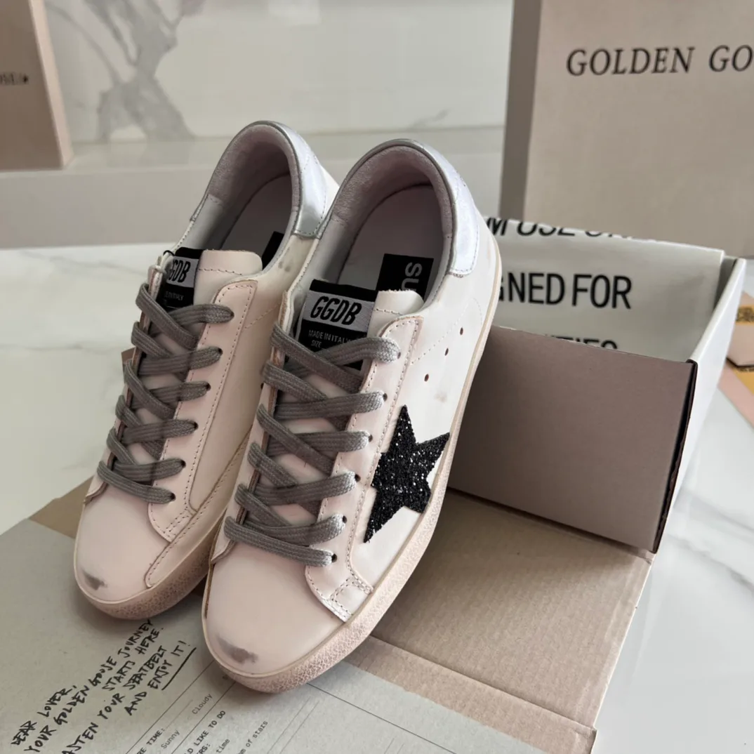 Кроссовки Женские Golden Goose 16995645