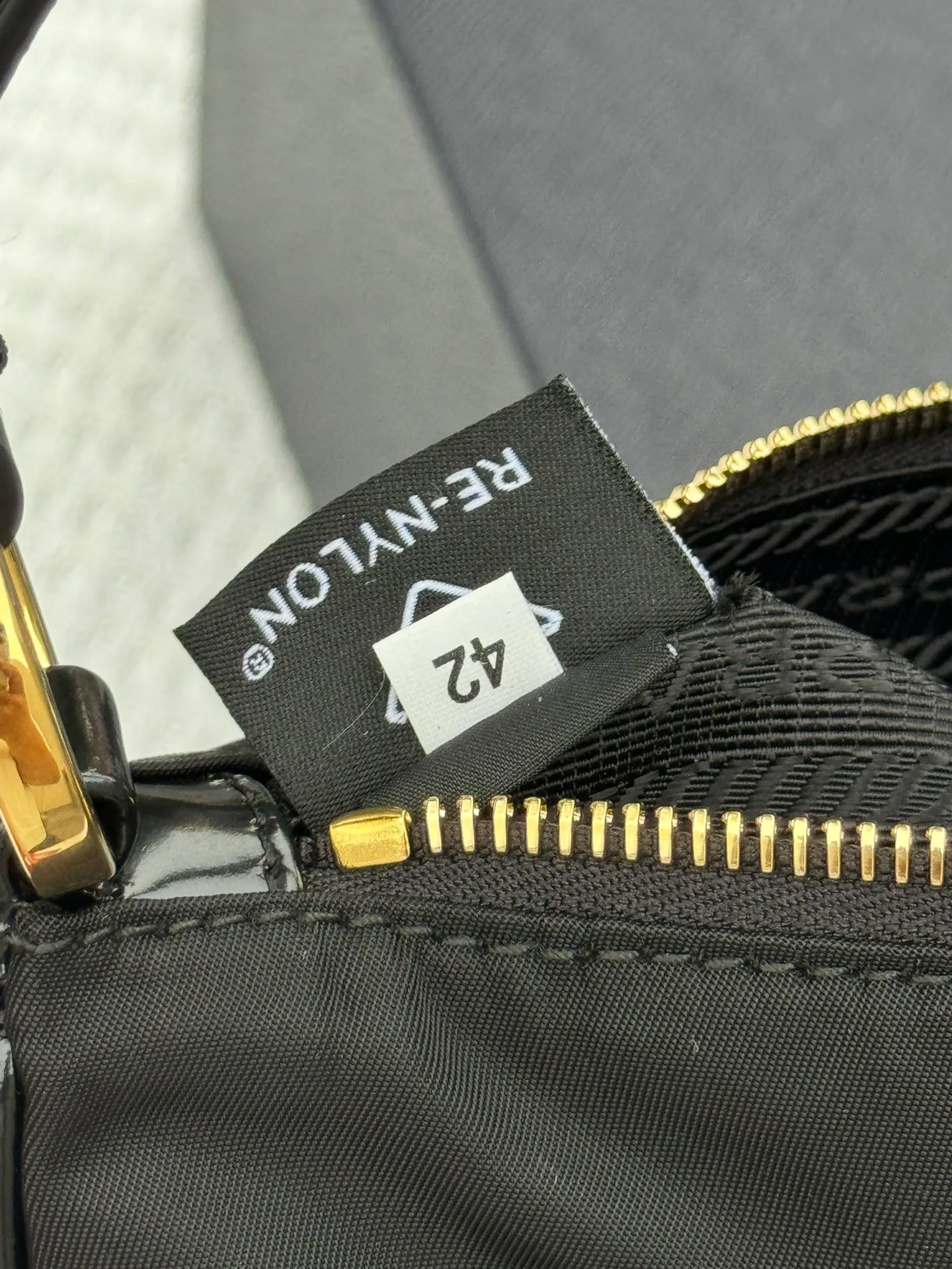 Сумки На Ремне Женские Prada 363663