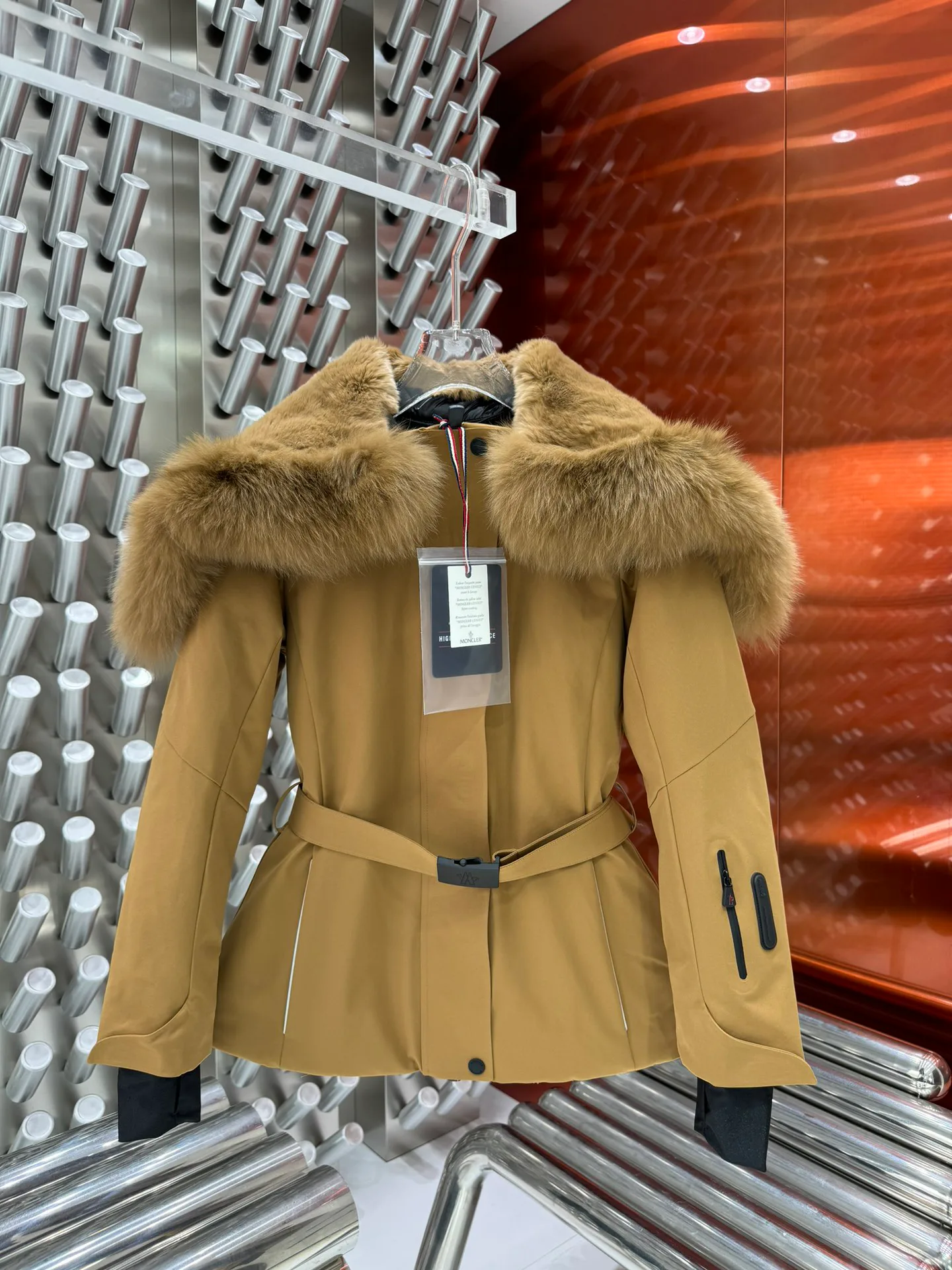 Куртки И Пуховики Женские Moncler 19648664